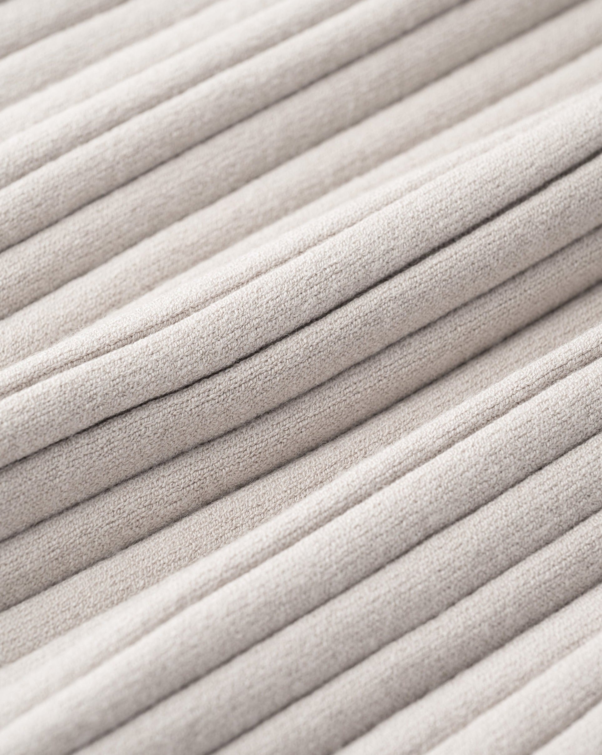 ワイドリブタートルネックニット