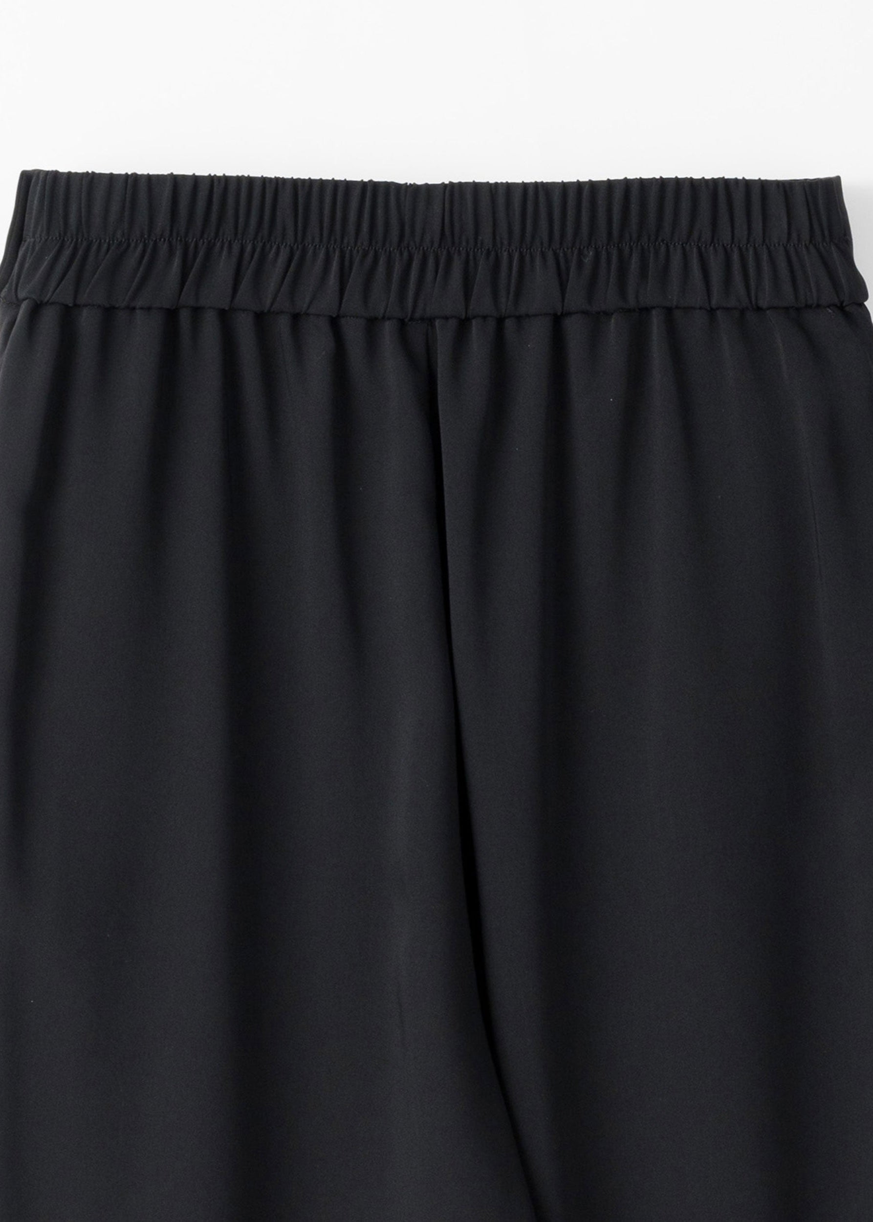 サイドタックワイドパンツ