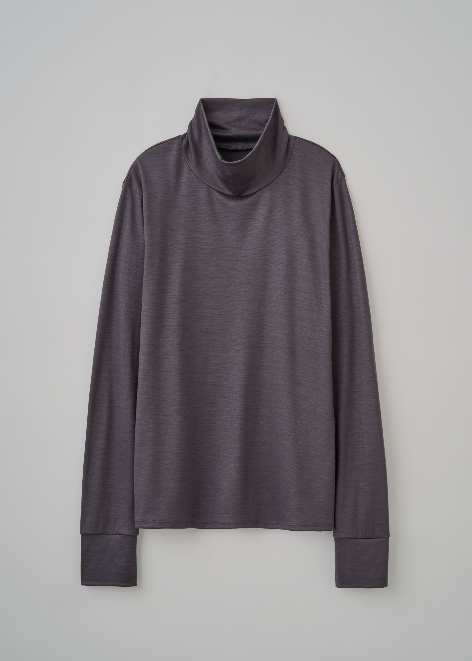 クリアウールタートルネックカットソー