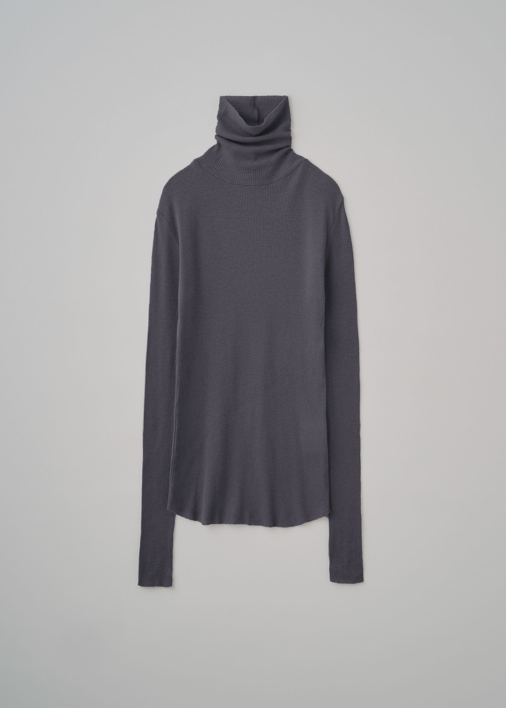 カシミヤ混タートルネックカットソー