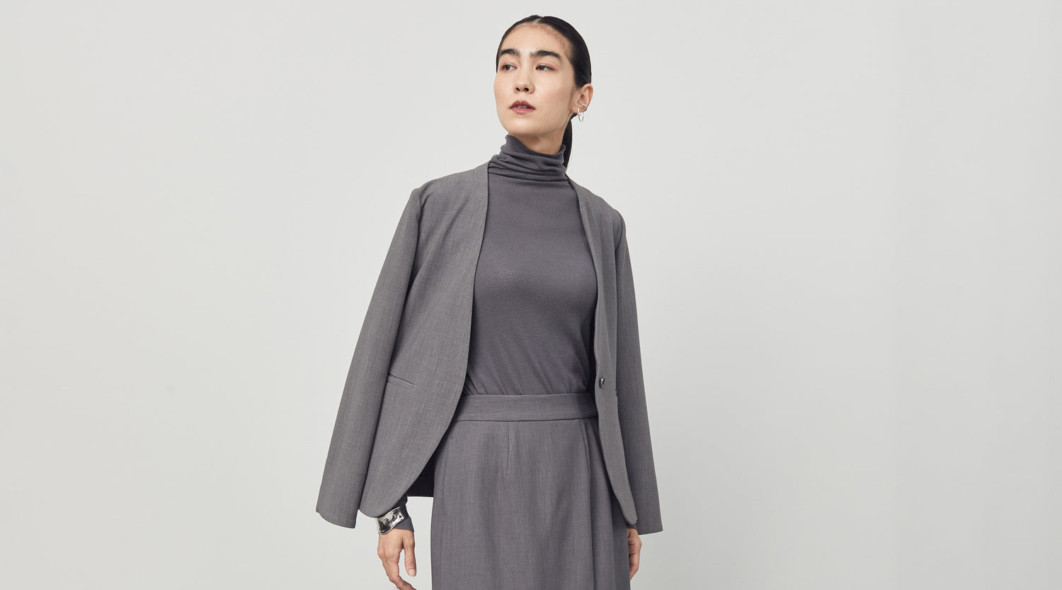 【12月のおすすめ】オフィスからお出かけまで、冬スタイルを自分らしくアップデートするアイテムが入荷予定です。