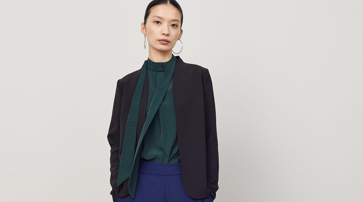 秋冬ムードにときめきを。シーンを超えて、さらりと着こなすプリント柄スタイル