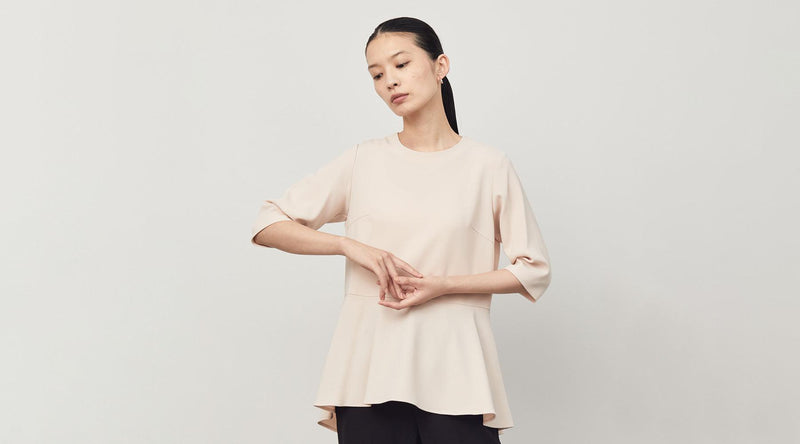 シンプル以上を簡単に。華ブラウスでラクして作る綺麗めスタイル