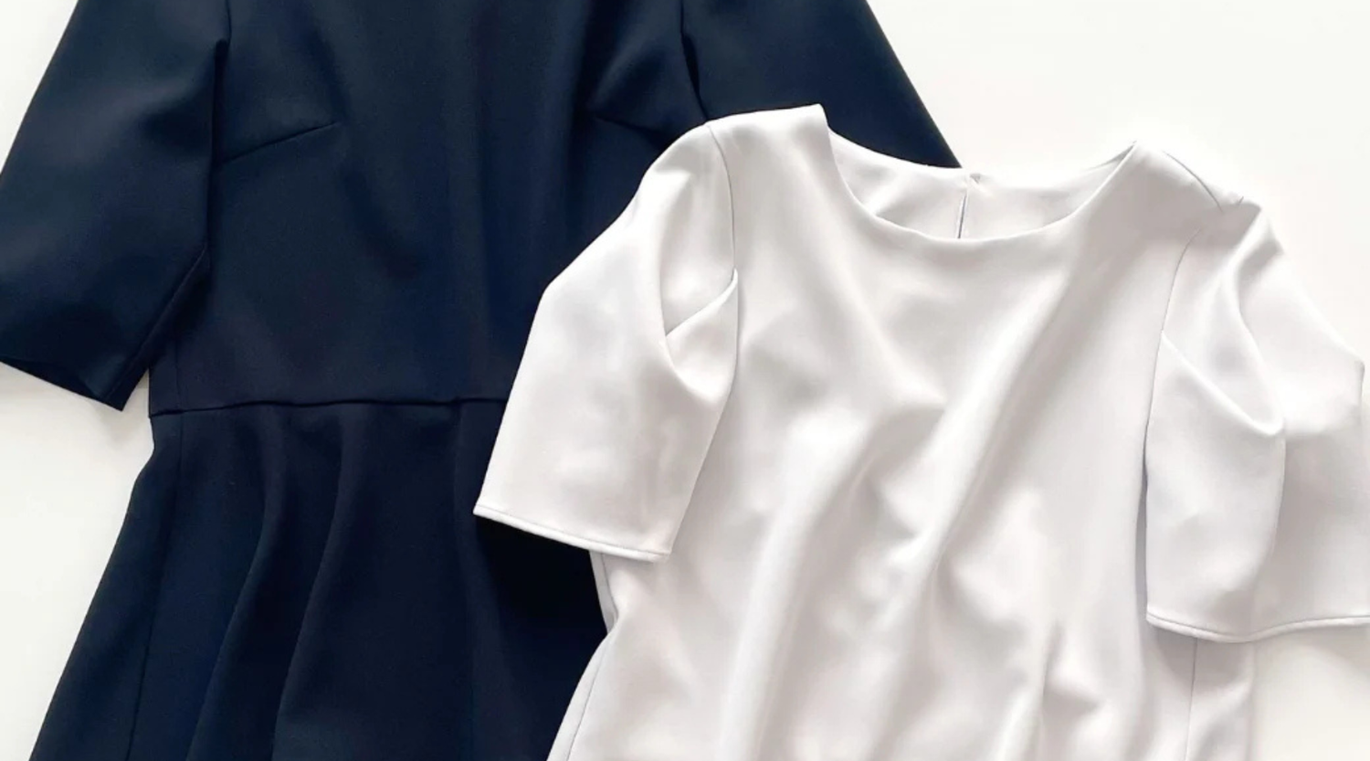 普段も、仕事も、オケージョンも。シンプルな着こなしに上品な華を添える大人可愛いブラウス