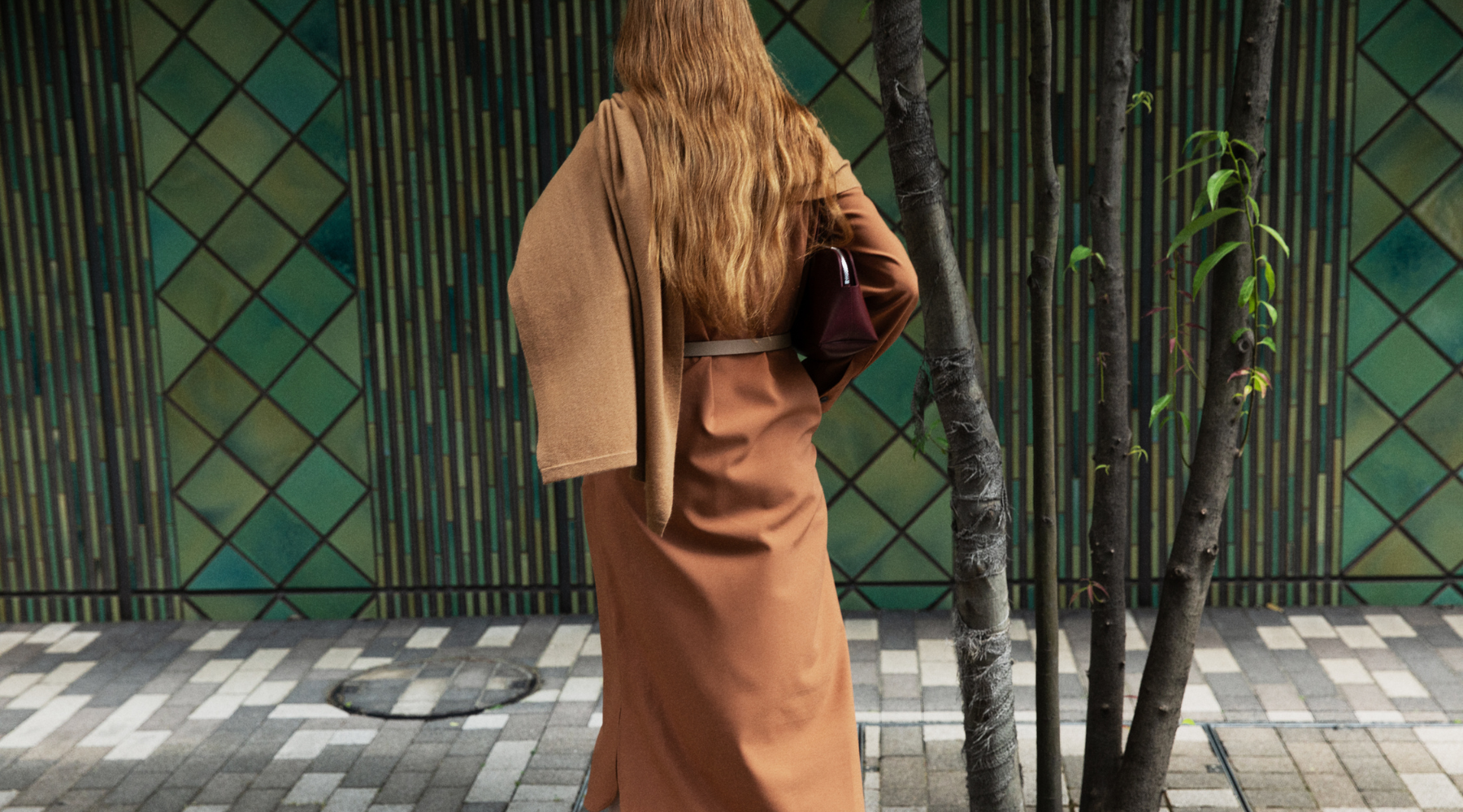 ◆年末年始・高品質コレクション開催◆上質で非常に柔らか黒の帯地に金彩加工の西洋花尽く文様が美しい仕上がりの高級袋帯◆ TAISHI CO.株式会社 | イベリコ豚のおいしさを世界中に広めると共に