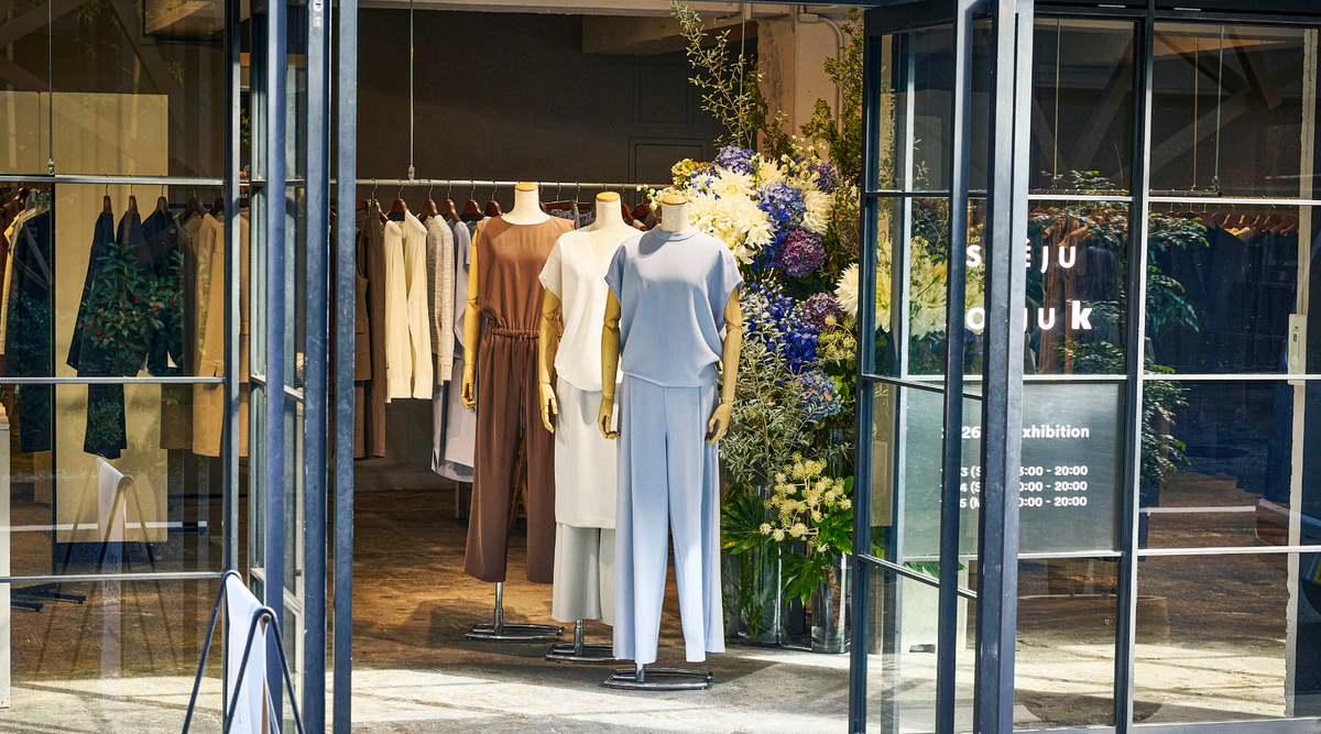 春夏を軽やかに彩る素材を揃えて。SOÉJU＆SOÉJU k 2026SS展示会レポート