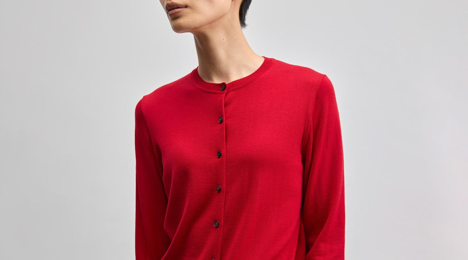 【再入荷】3シーズン着回せる上質素材のウールハイゲージカーディガン