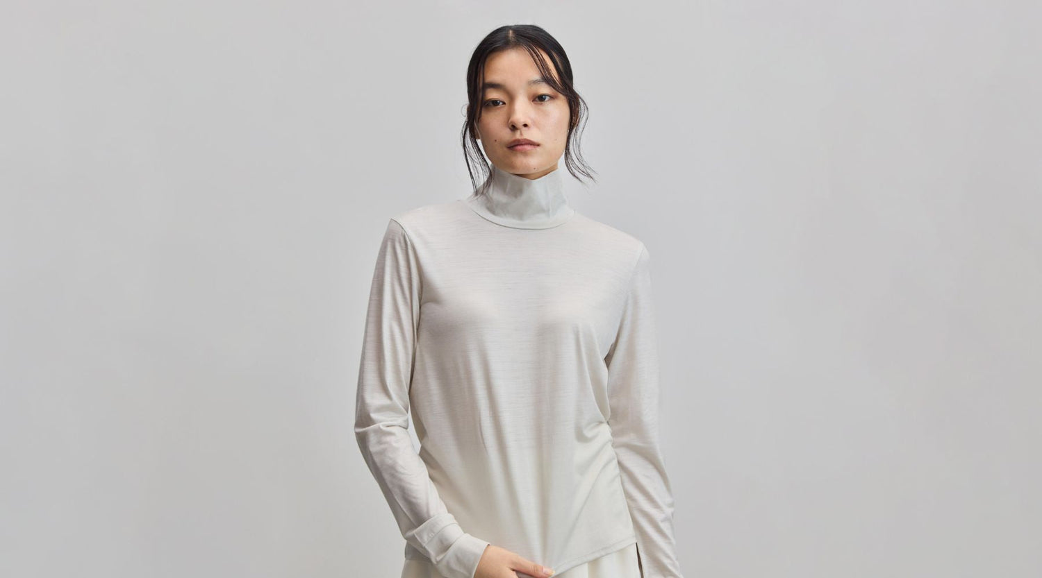 【再入荷】軽やかな着心地と上品な佇まい。クリアウールカットソー2型が再入荷