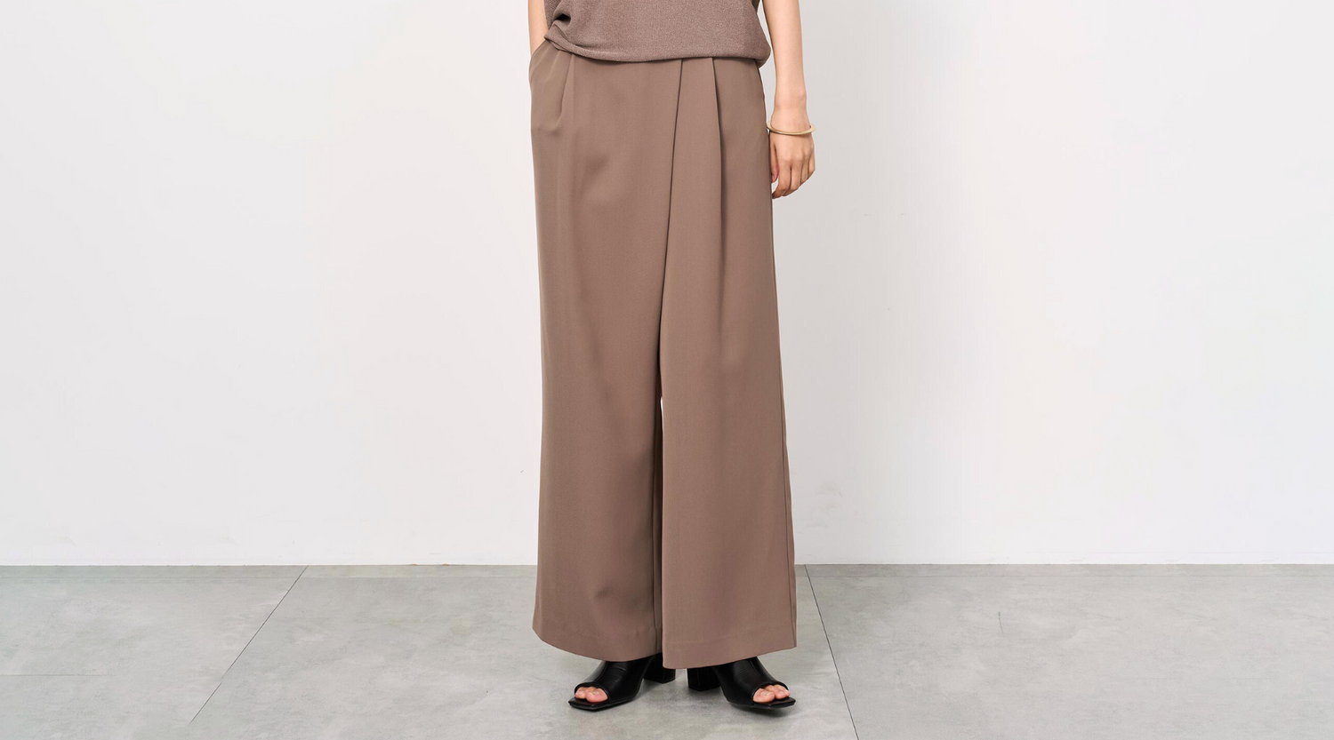 【新作・再入荷】洗濯機OKでアイロン要らず。華やかシルエットのワイドパンツ｜ご好評のシアーアイテムも入荷