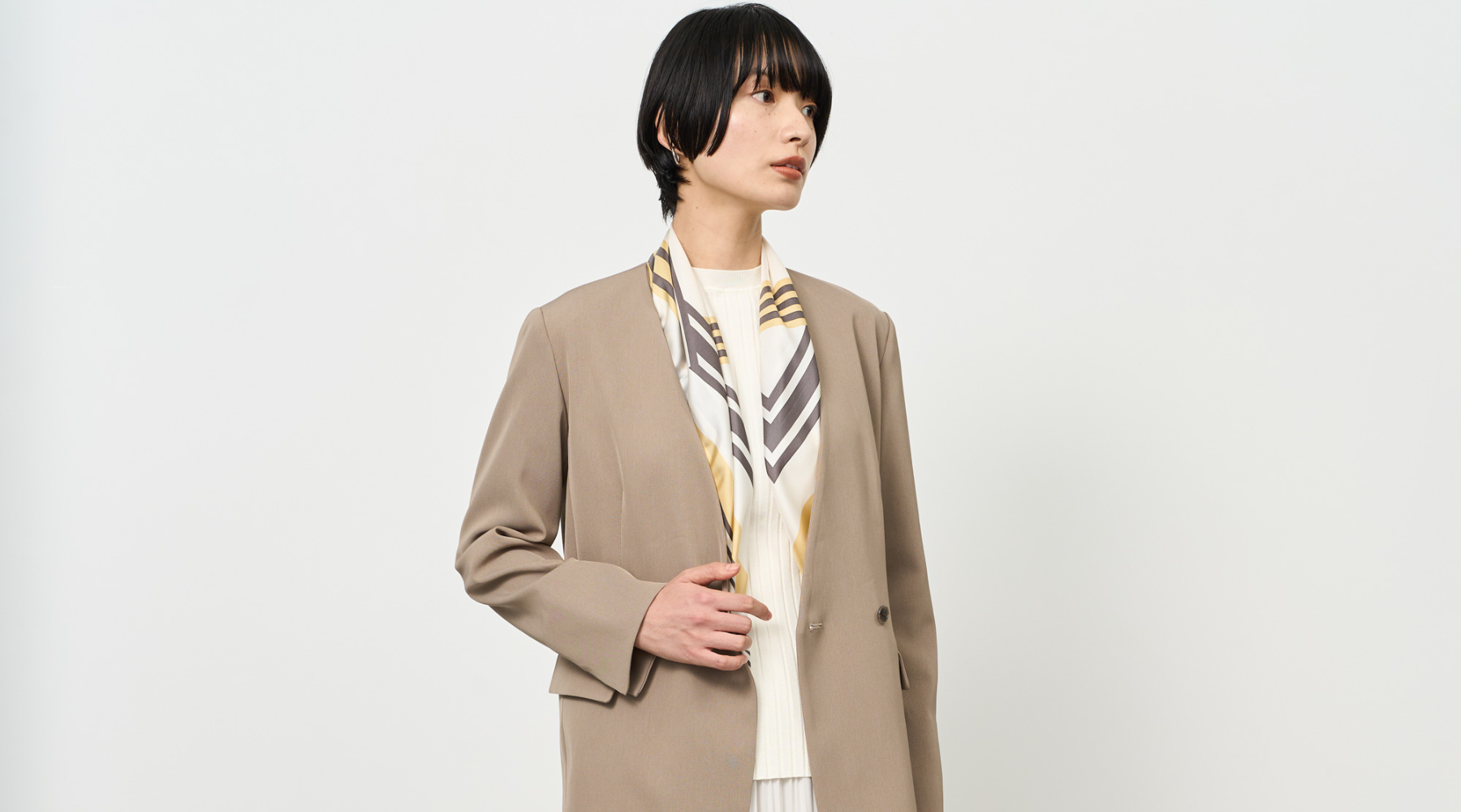 2月3週のおすすめ】季節の変わり目にちょうどいい一枚。室内でも着