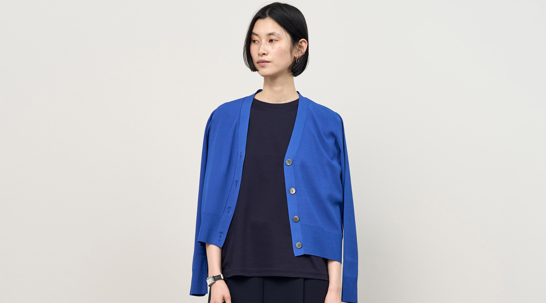 ソージュのカーディガンの選び方。定番から新作まで、目的に合っ