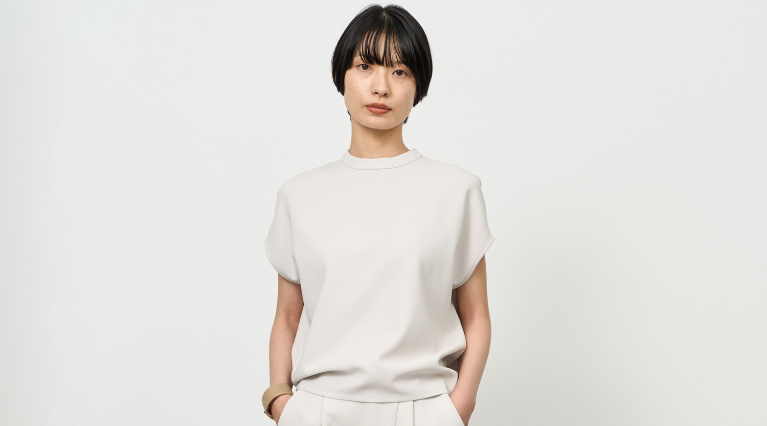 【3月2週のおすすめ】人気ブラウスの新型から華やぐ柄物まで。シーズンムード高まる4アイテムが入荷