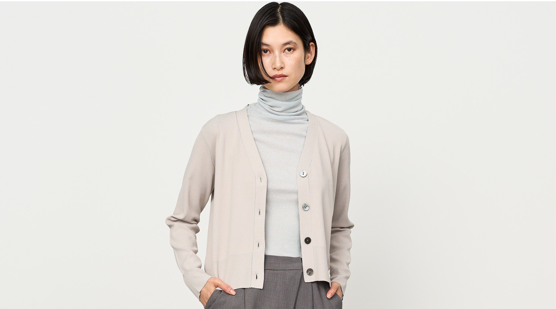 完売✨人気　ソージュ SOEJU Ｖネックショートニットカーディガン　イエロー ソージュのカーディガンの選び方。定番から新作まで、目的に合っ