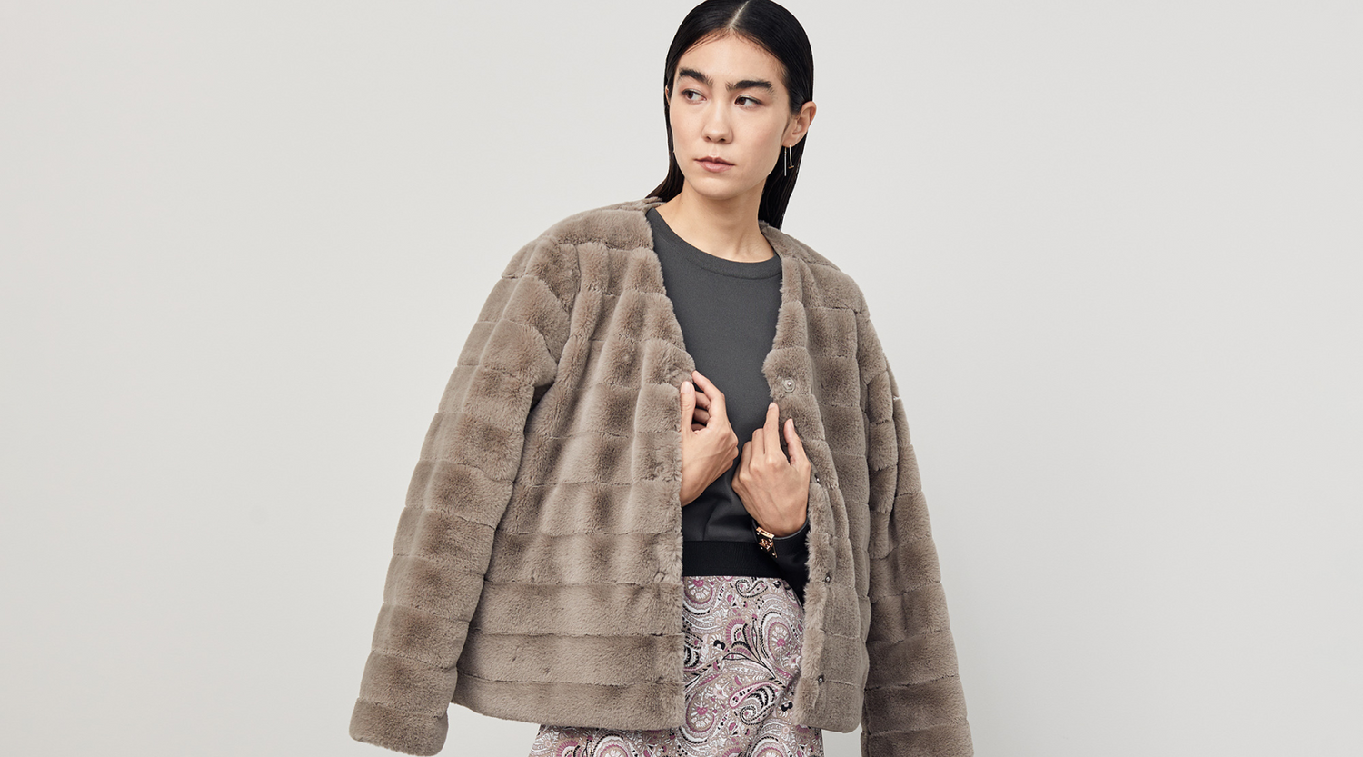 【11月3週のおすすめ】ダウンに代わる新しい防寒コート。軽やかに華やぐエコファーコートの一般販売が開始されました。