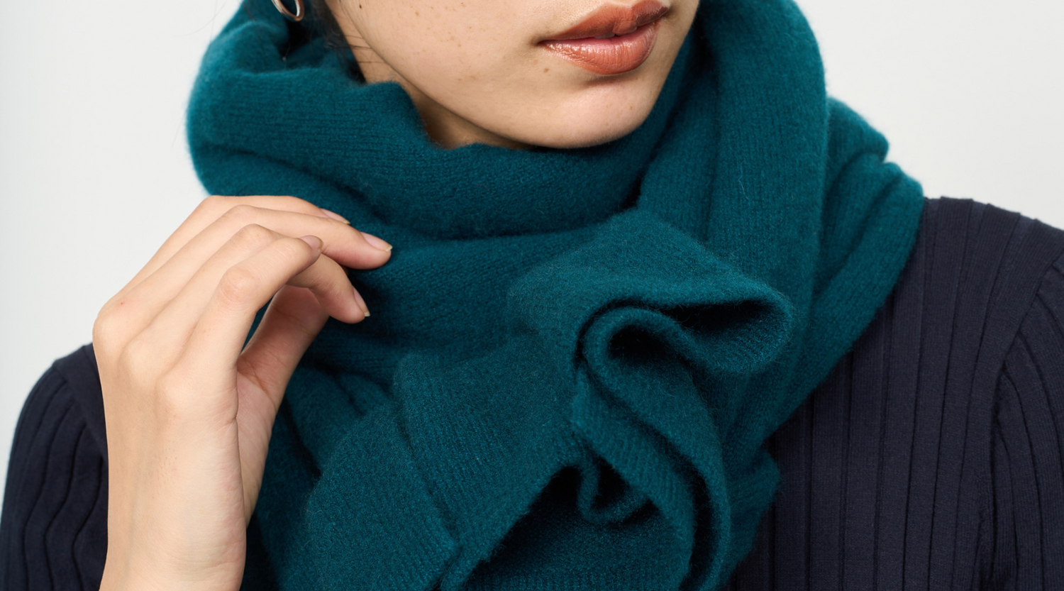 11月1週のおすすめ】カシミヤ100%の上質ストール。お家で洗えてシーン 11月1週のおすすめ】カシミヤ100%の上質ストール。お家で洗えてシーン