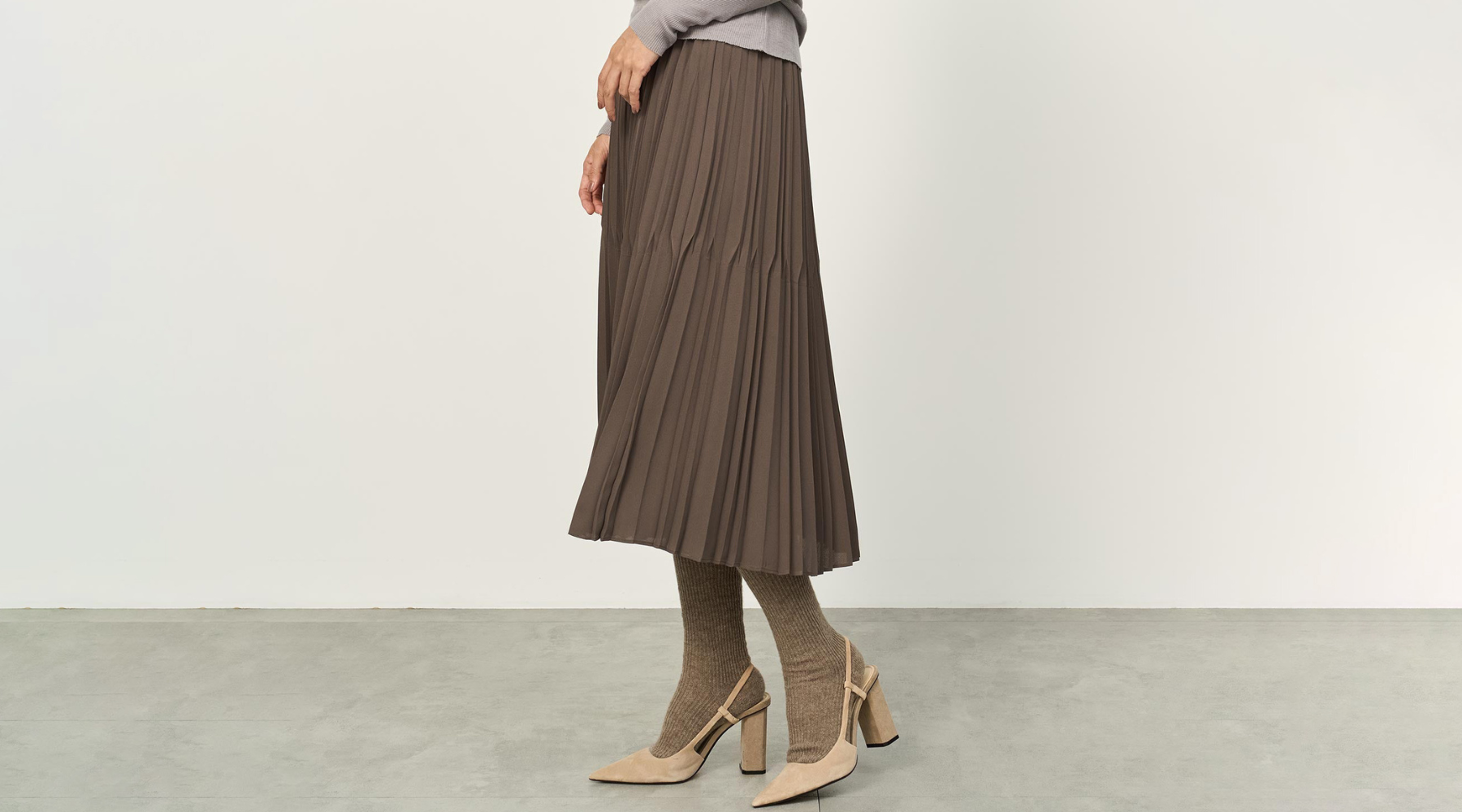 新作入荷】待望の短め丈が追加。小柄さんにおすすめのプリーツスカート 新作入荷】待望の短め丈が追加。小柄さんにおすすめのプリーツスカート