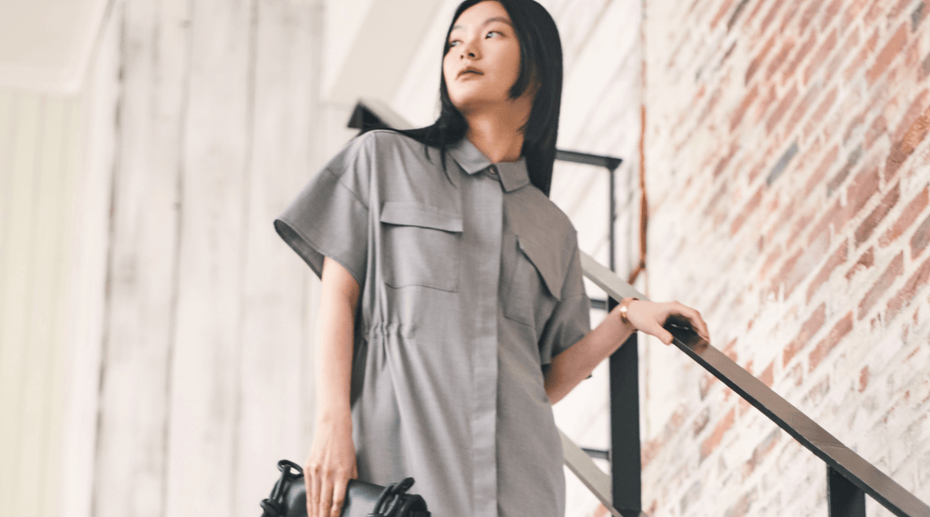 涼やかに着回すための新提案。「ロングシャツワンピース」で快適に