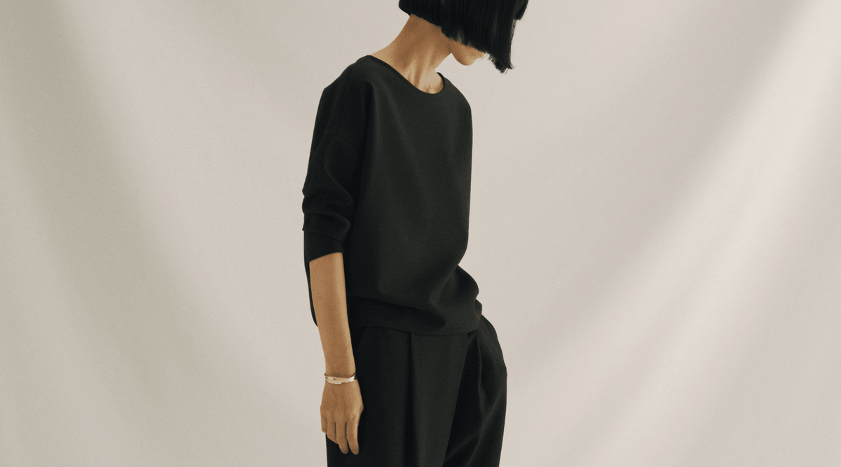 気がつくとネイビーばかりな方に。定番カラーを地味見えさせない着こなしアイディア - SOÉJU online store (ソージュ オンラインストア)