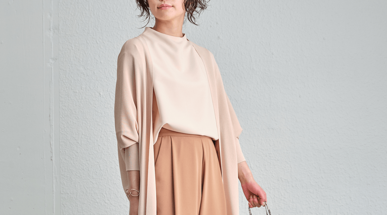 ピンクを大人なカラーへと導くスタイリングアイディア - SOÉJU online store (ソージュ オンラインストア)