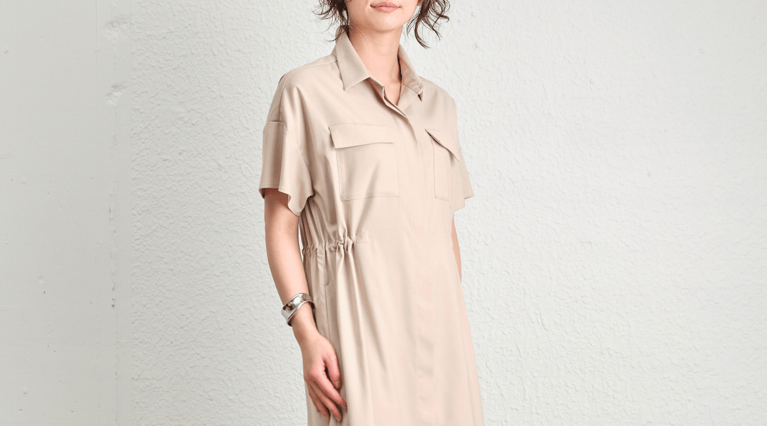 季節を超えて重ね着を楽しむ、ロングシャツワンピースの晩夏〜秋スタイリング - SOÉJU online store (ソージュ オンラインストア)
