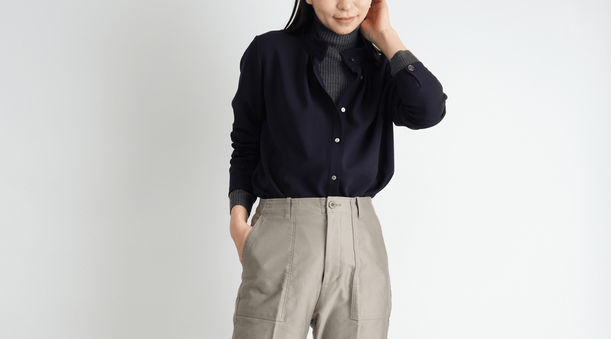 オンスタイルだけで終わらせない。ブラウスの洗練カジュアルな着こなし方。 - SOÉJU online store (ソージュ オンラインストア)