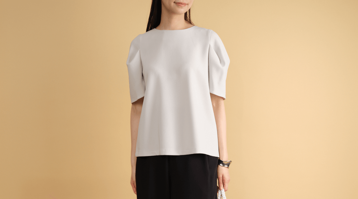 ライトグレーを味方に。上品カラーで作る大人の洗練スタイルとは？ - SOÉJU online store (ソージュ オンラインストア)