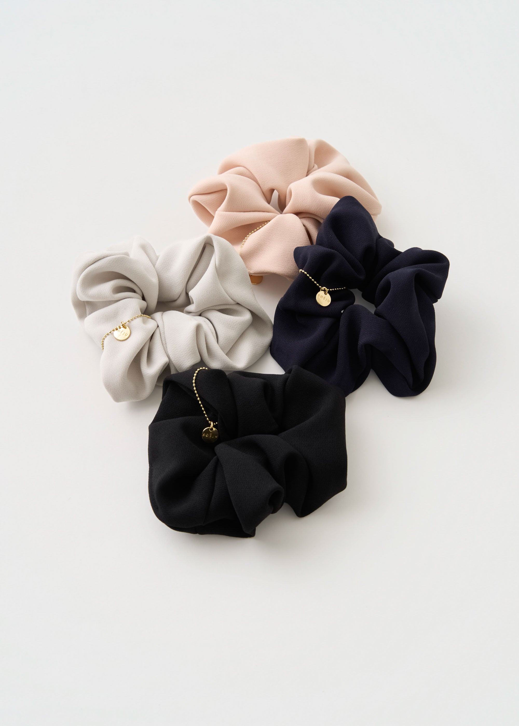 ダブルクロスシュシュ(L) - SOÉJU online store|上質な大人の女性の ダブルクロスシュシュ(L) - SOÉJU online store|上質な大人の女性の