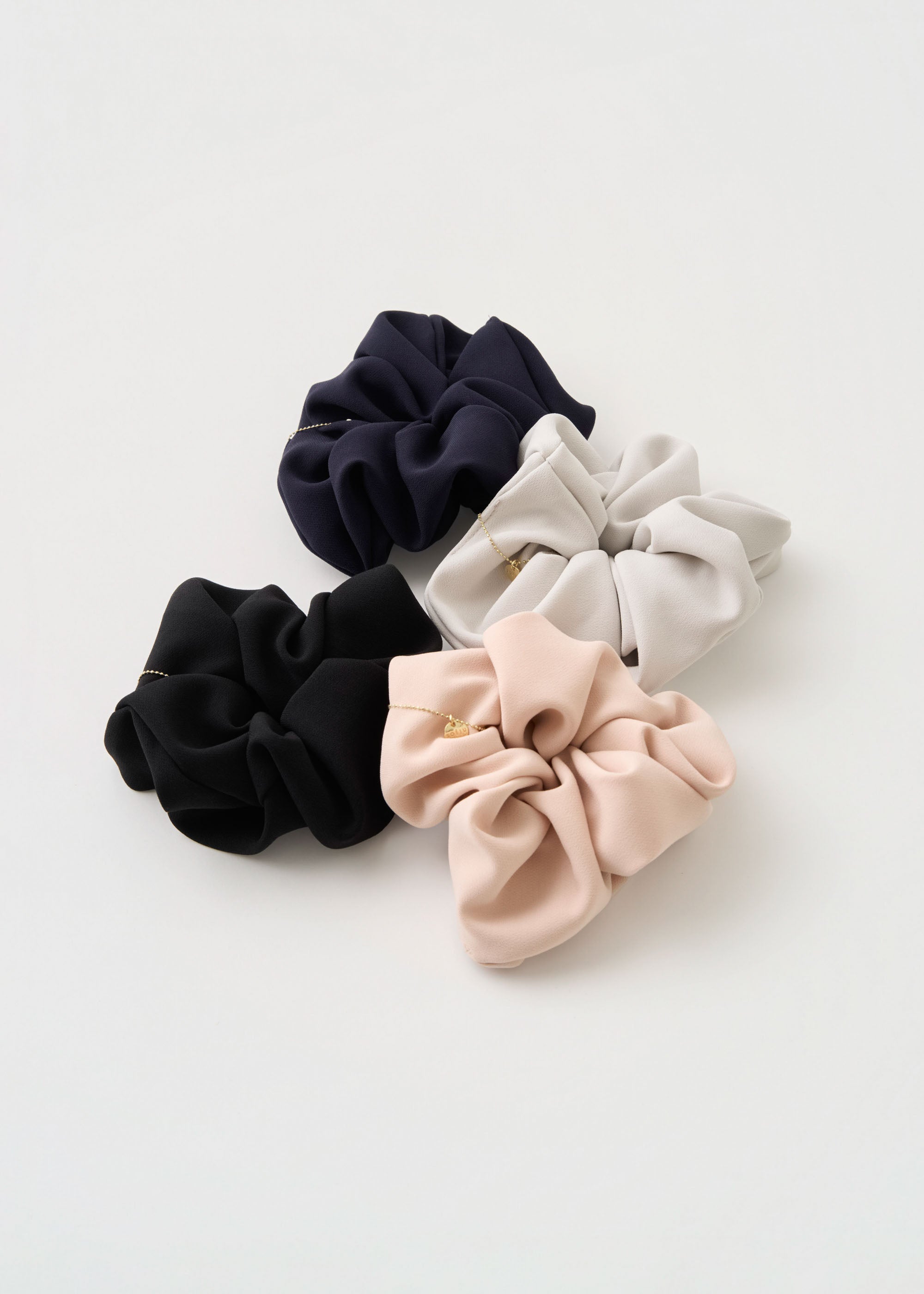 ダブルクロスシュシュ（M） - SOÉJU online store｜上質な大人の女性の