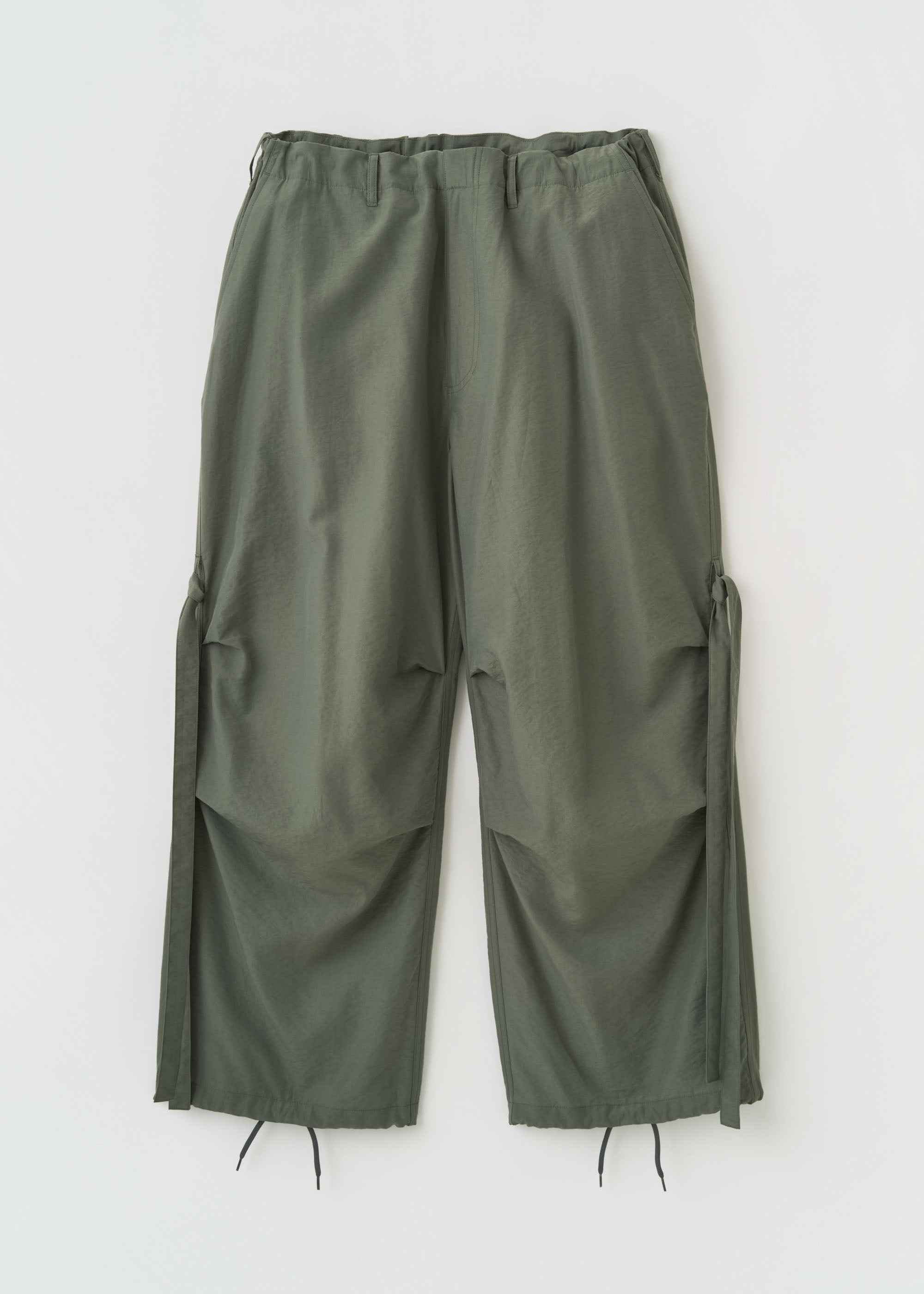 パラシュートパンツ