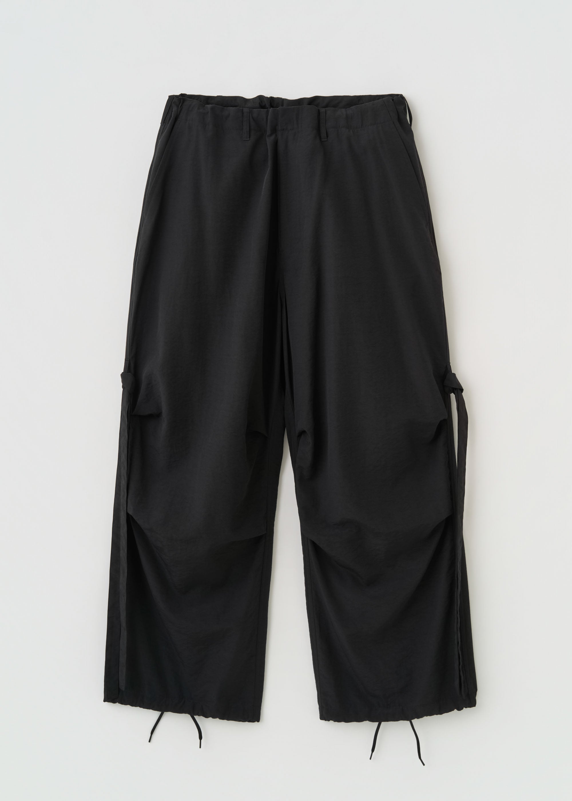 パラシュートパンツ