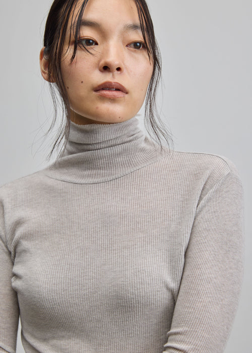 カシミヤ混タートルネックカットソー