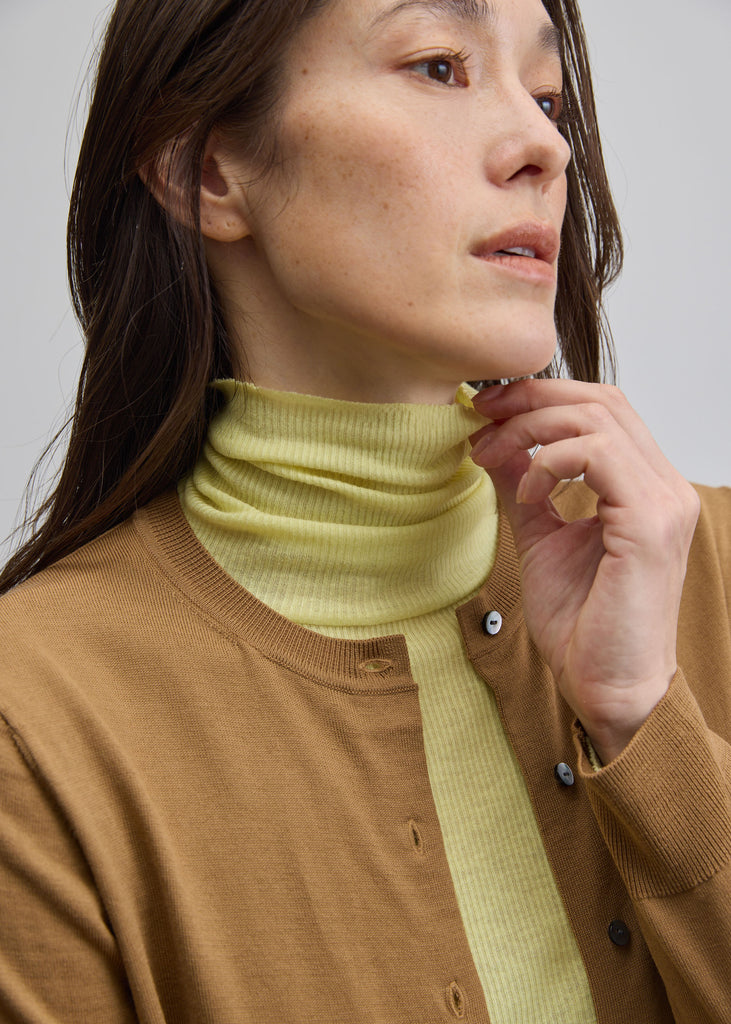 大人の女性のための重ねるカシミヤ混インナータートル - SOÉJU online