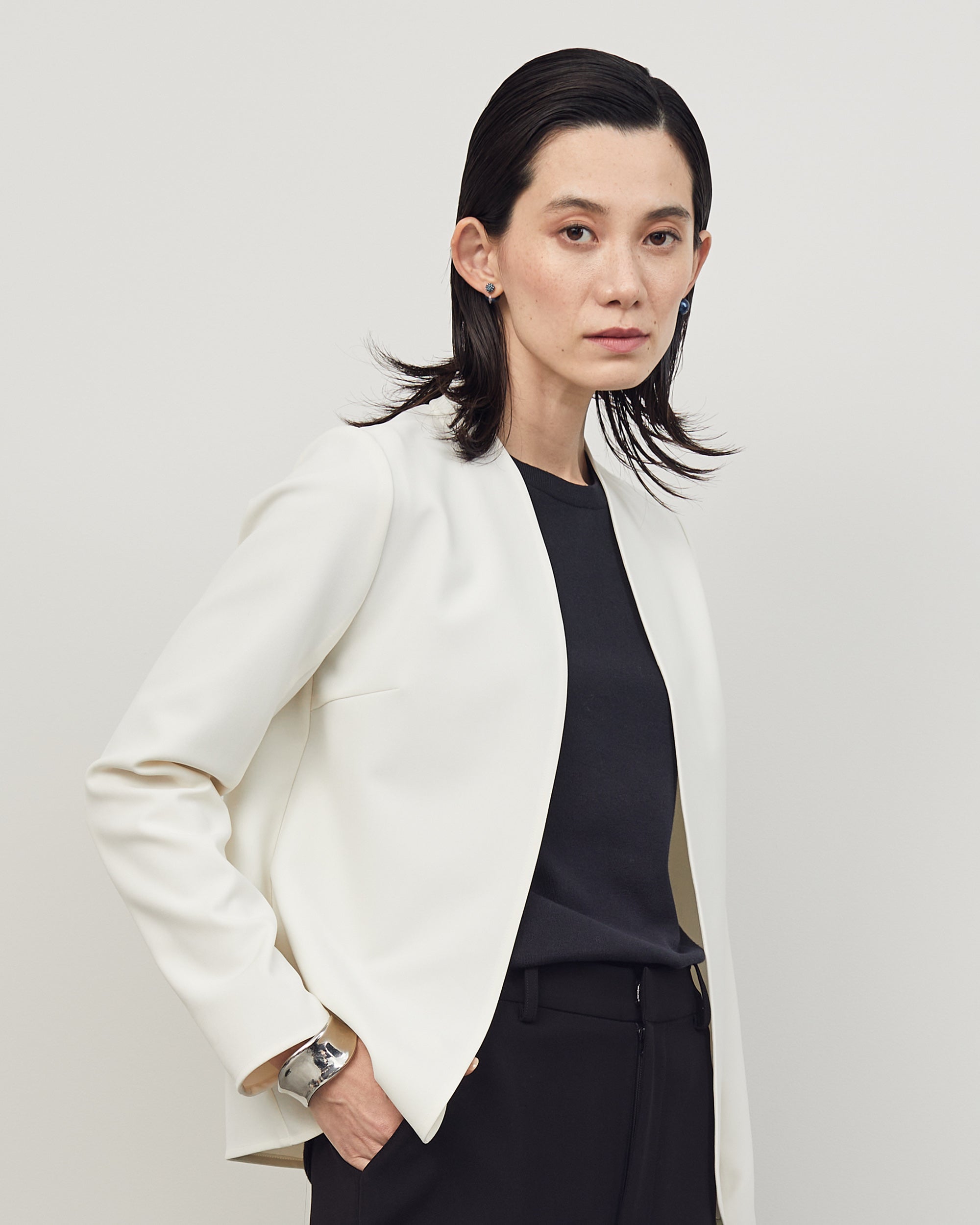 【美品】soeju ソージュ　ストレッチファインライトジャケット/ベージュ　M ストレッチファインライトジャケット - SOÉJU online store