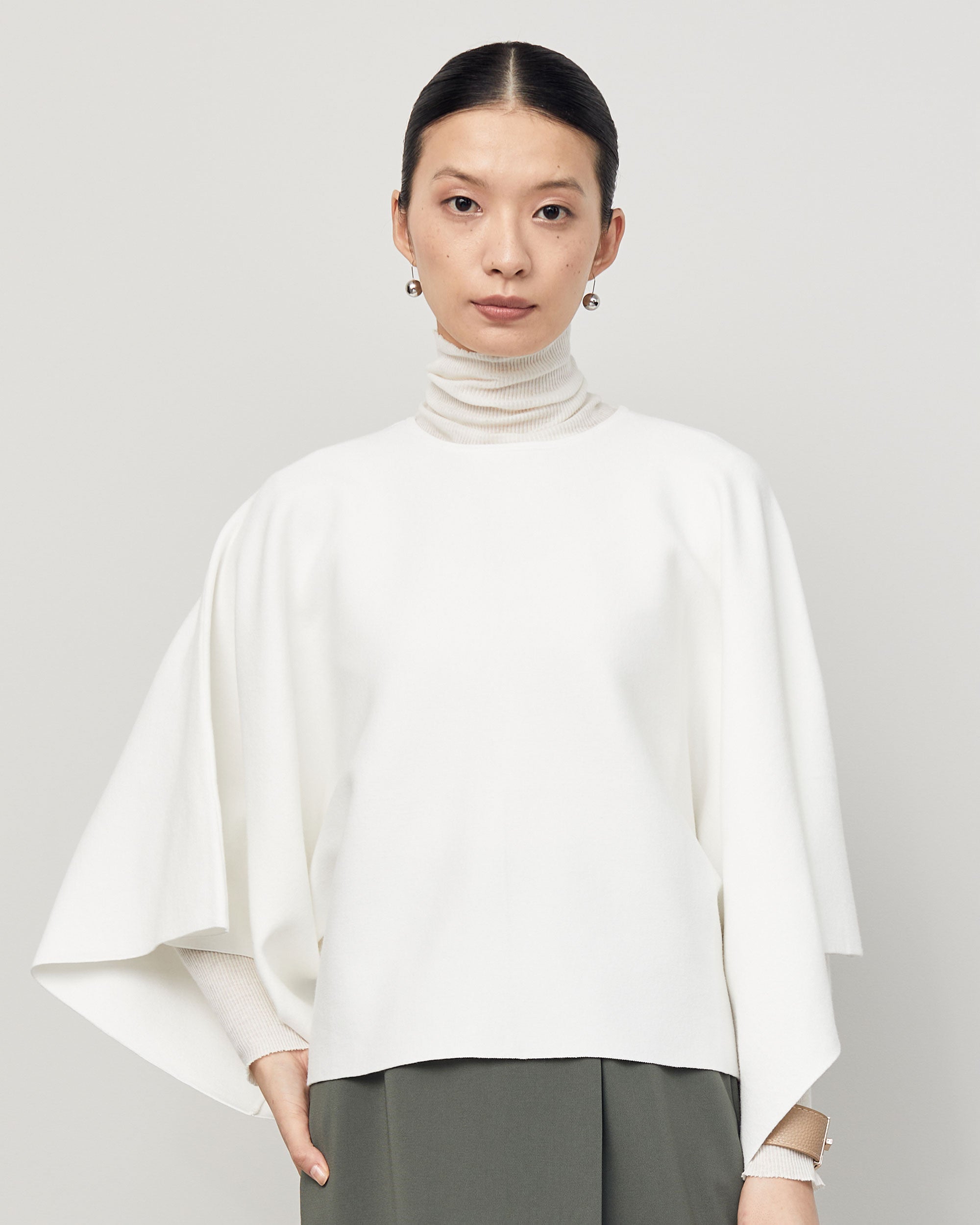 2WAYケープスタイルニット - SOÉJU online store｜上質な大人の女性の