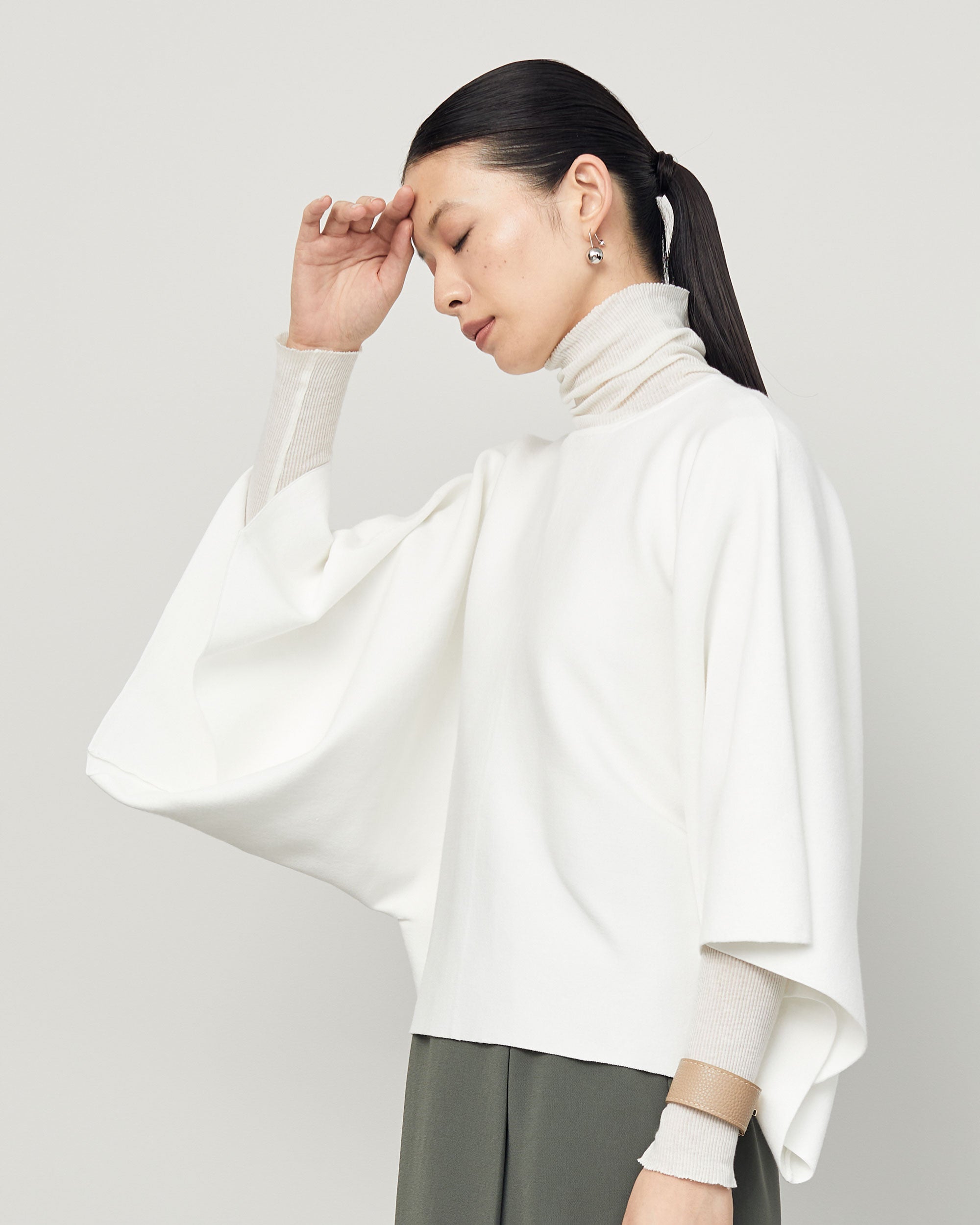 2WAYケープスタイルニット - SOÉJU online store｜上質な大人の女性の