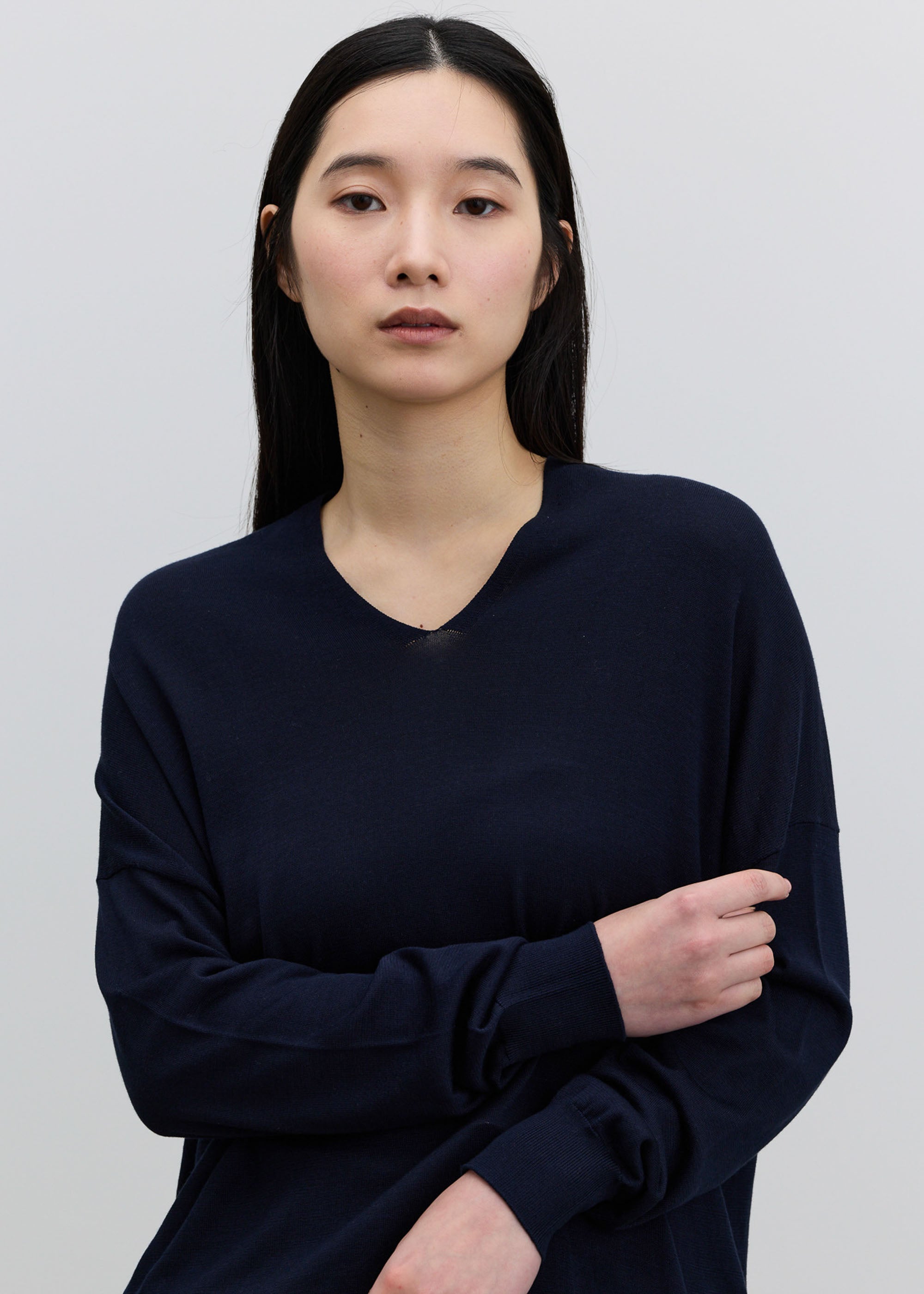 シルクコットンVネックニットプルオーバー - SOÉJU online store｜上質
