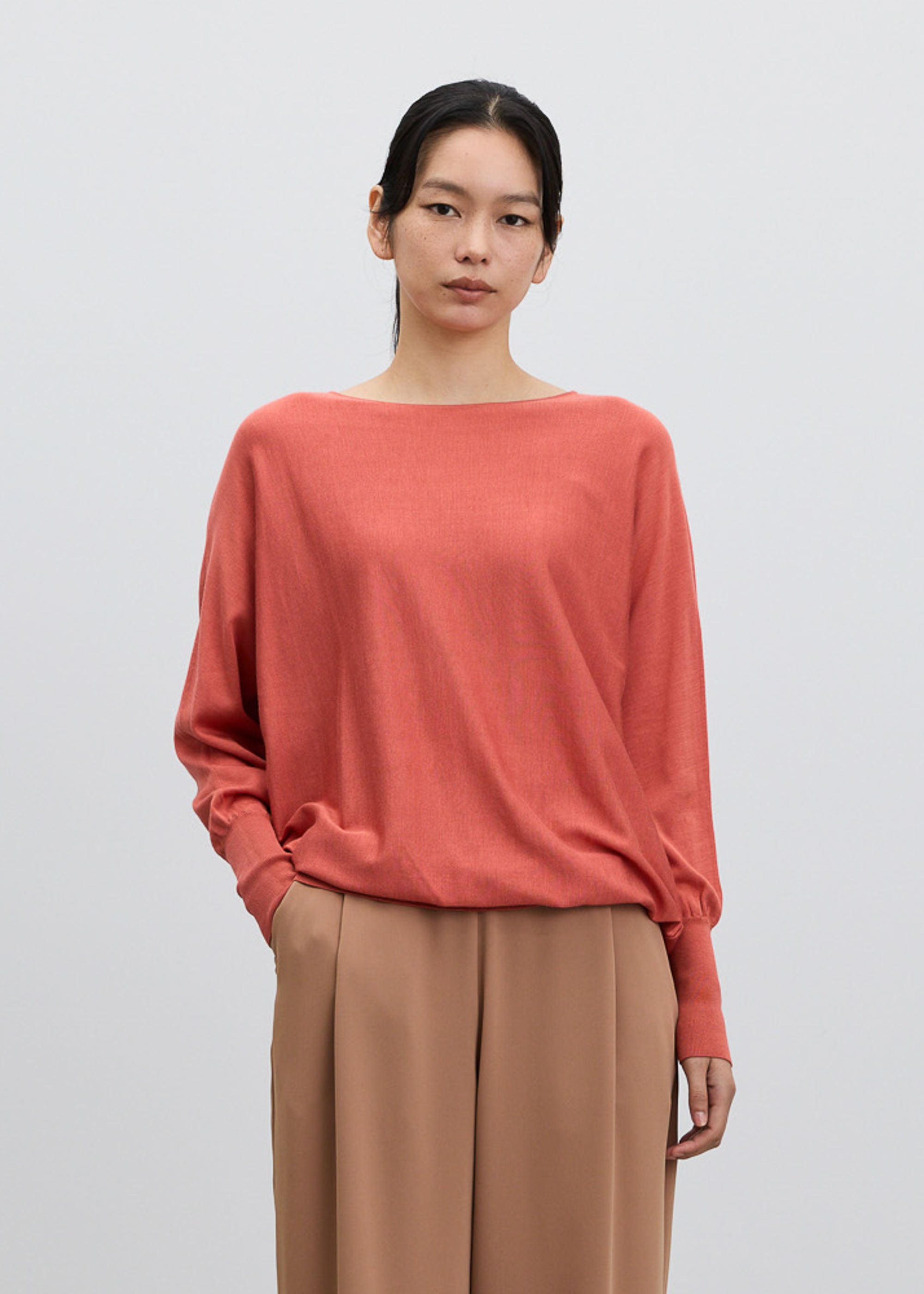 シルクコットンボートネックニット