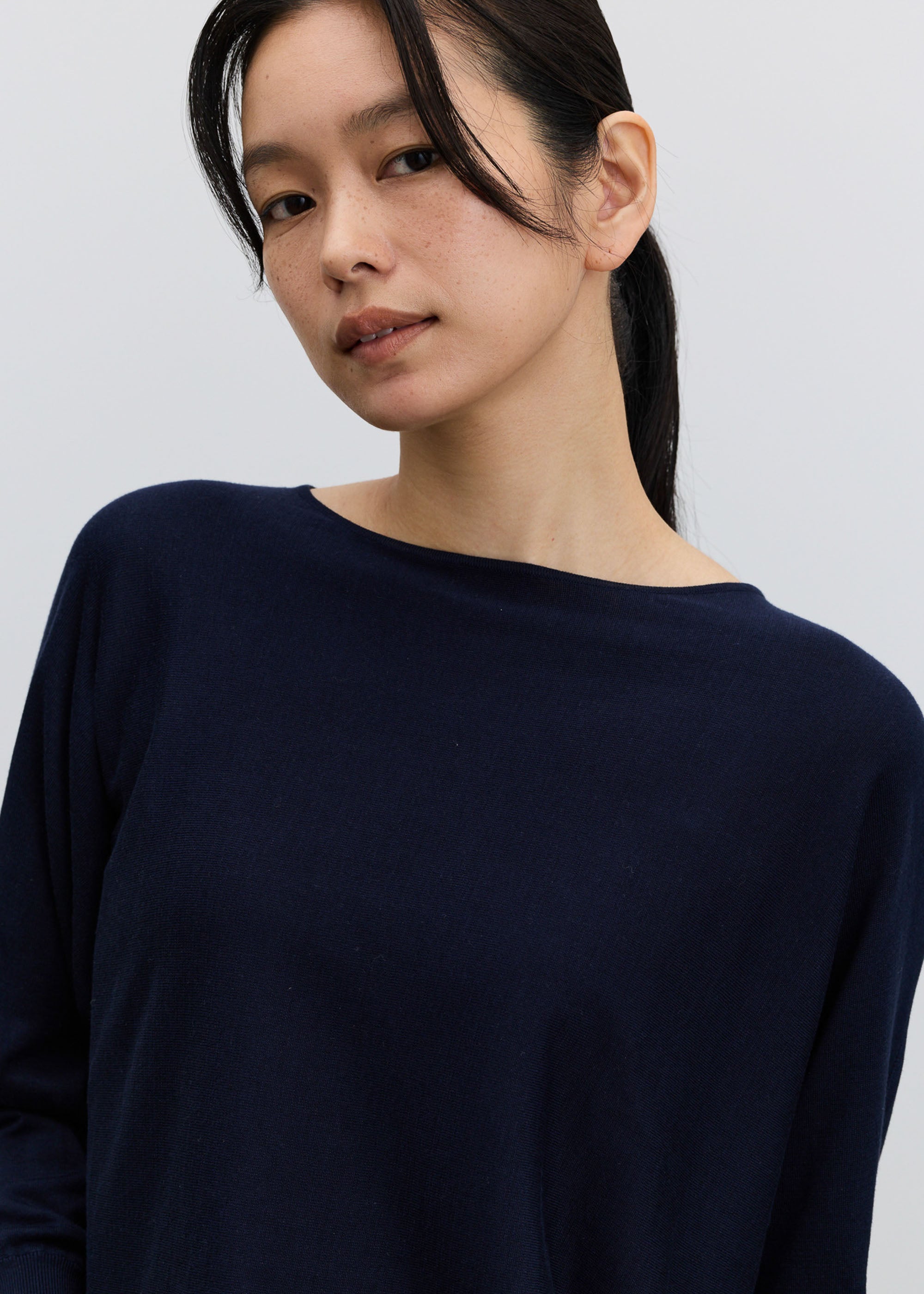 シルクコットンボートネックニット