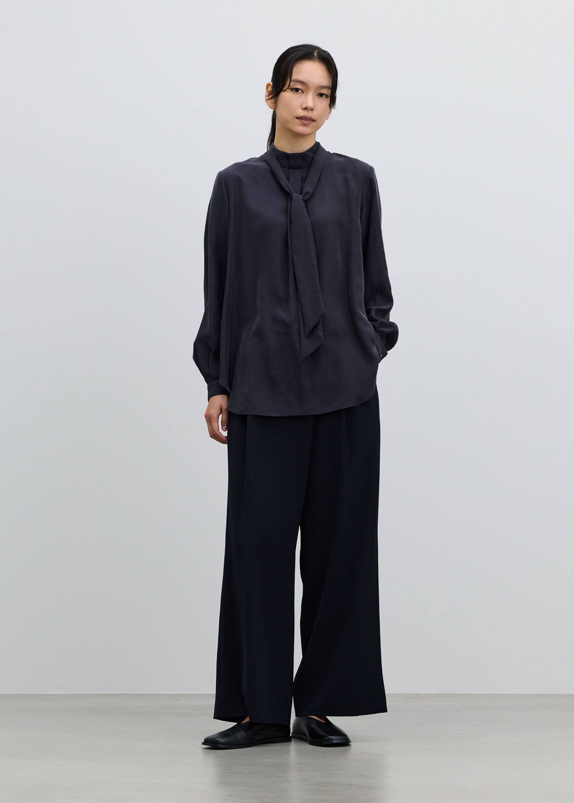 シルクボウタイブラウス