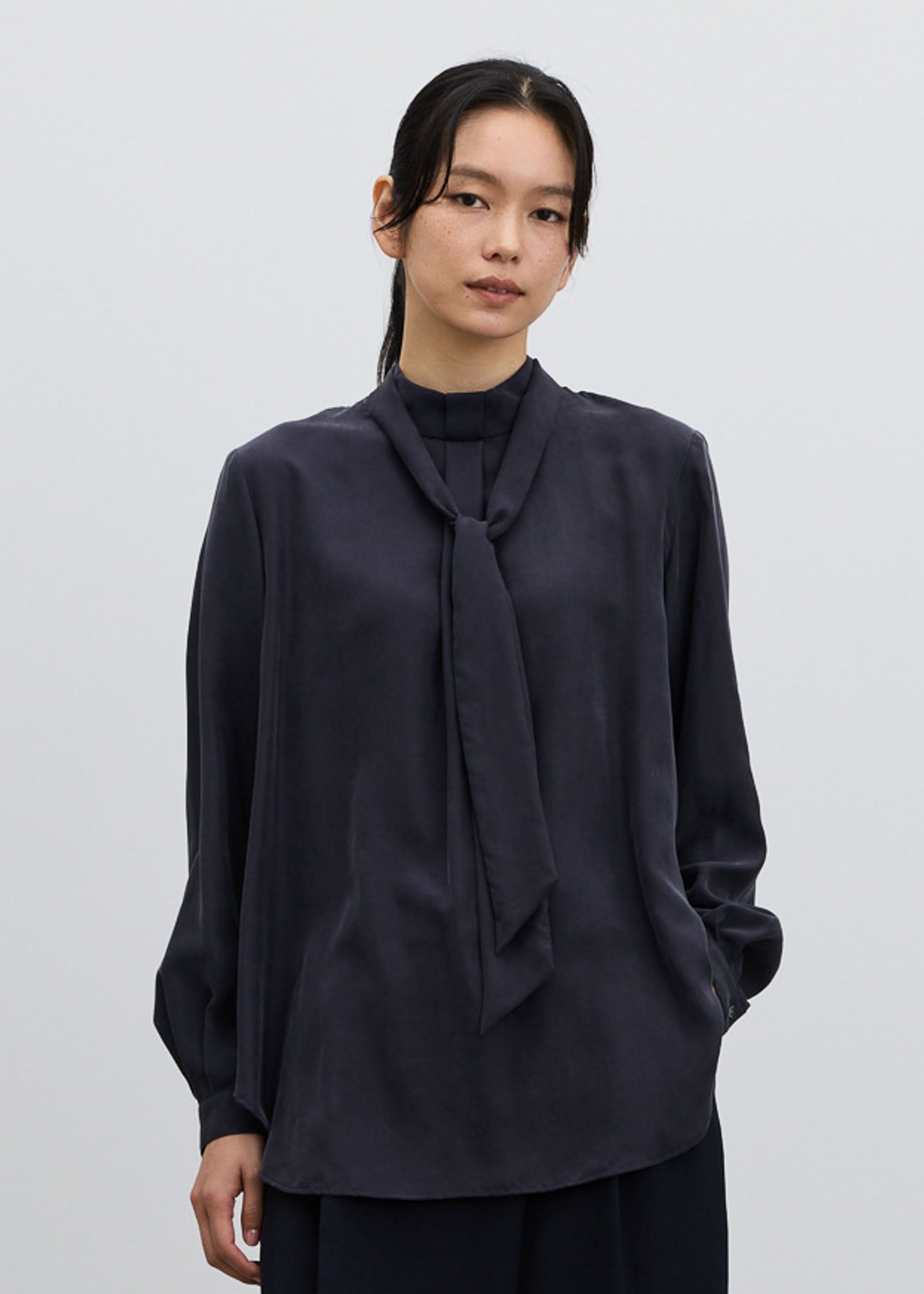 シルクボウタイブラウス - SOÉJU online store｜上質な大人の女性の