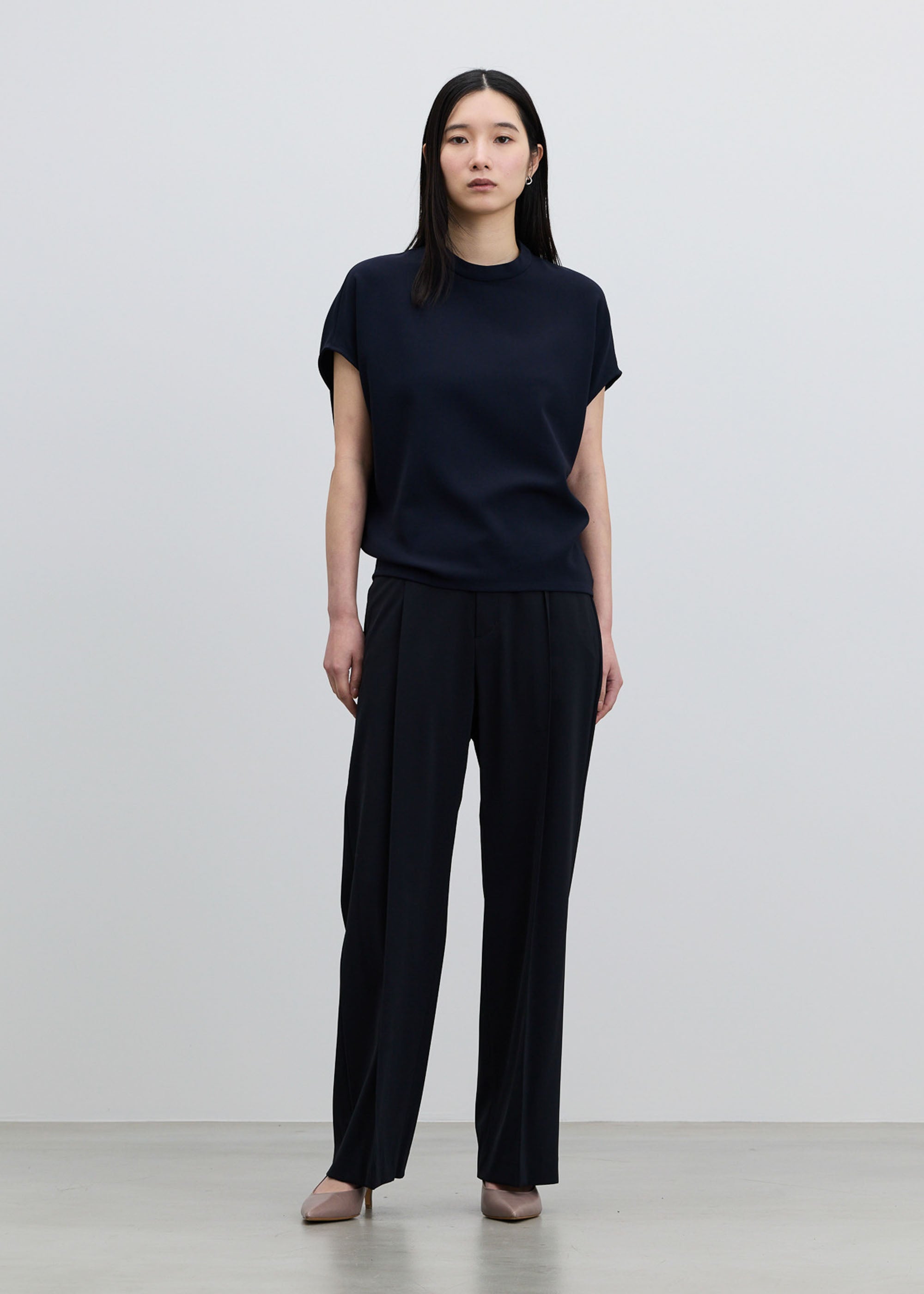 スタンドカラーコクーンブラウス - SOÉJU online store｜上質な大人の