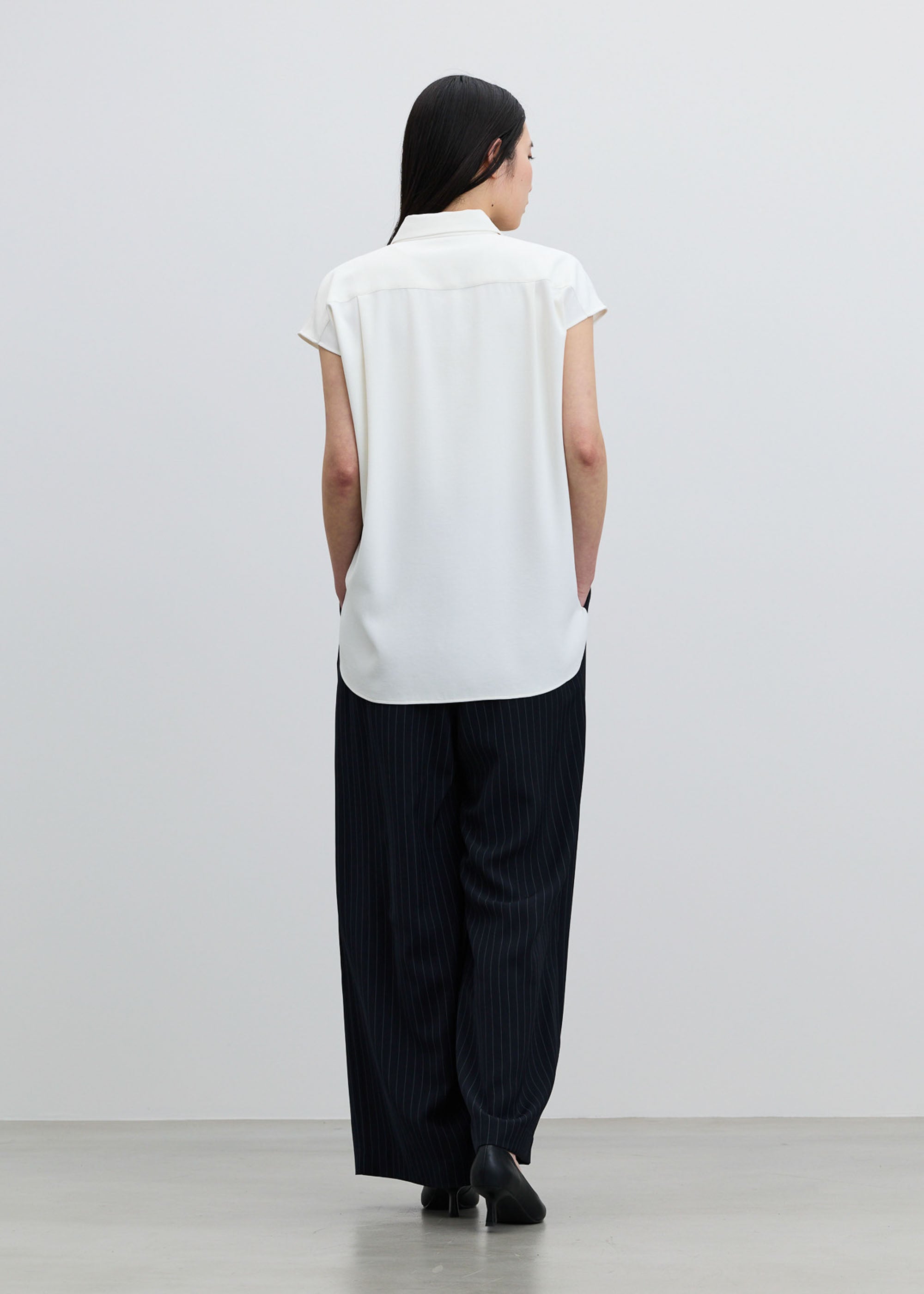 スラントタックワイドパンツ