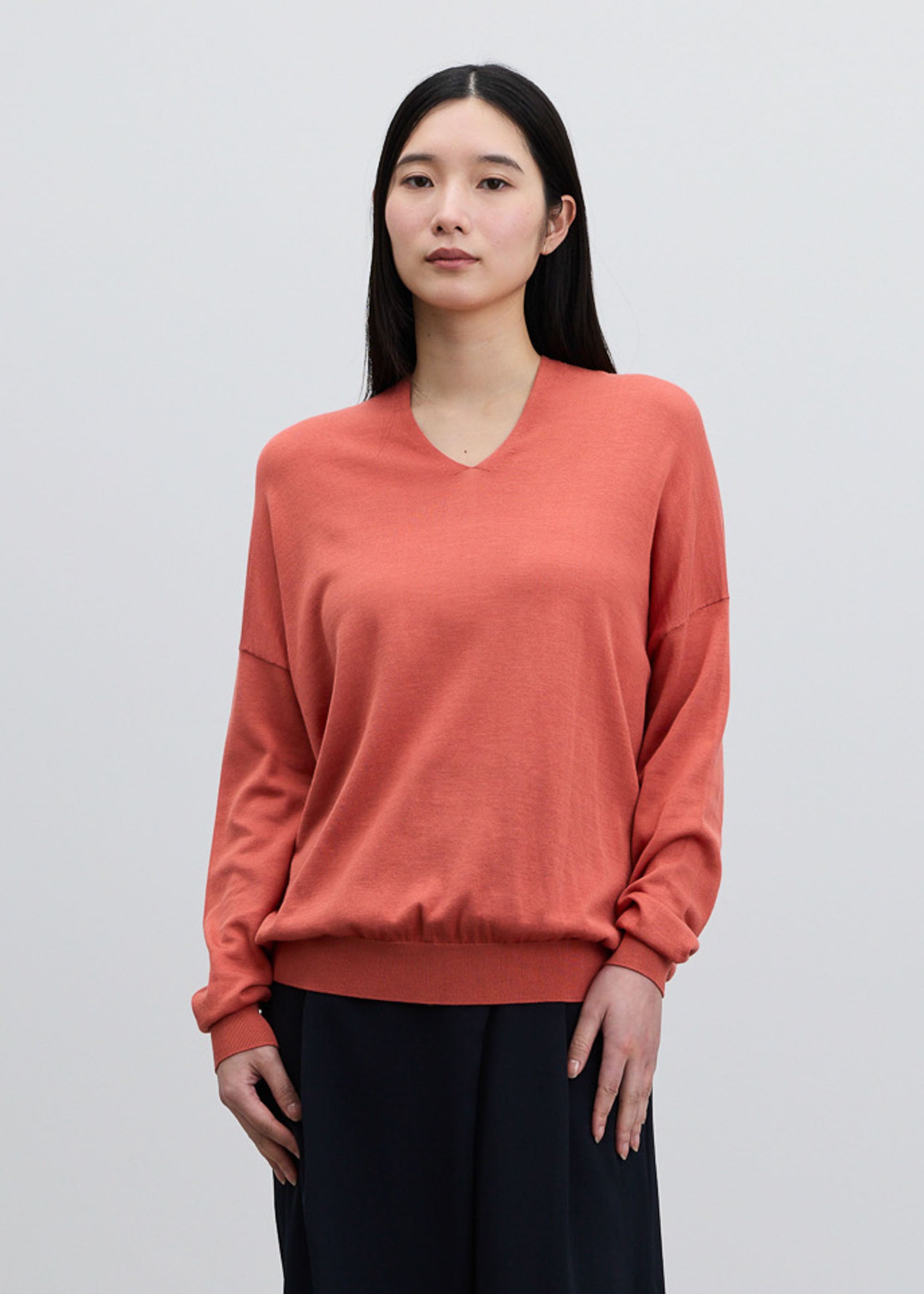 シルクコットンVネックニット