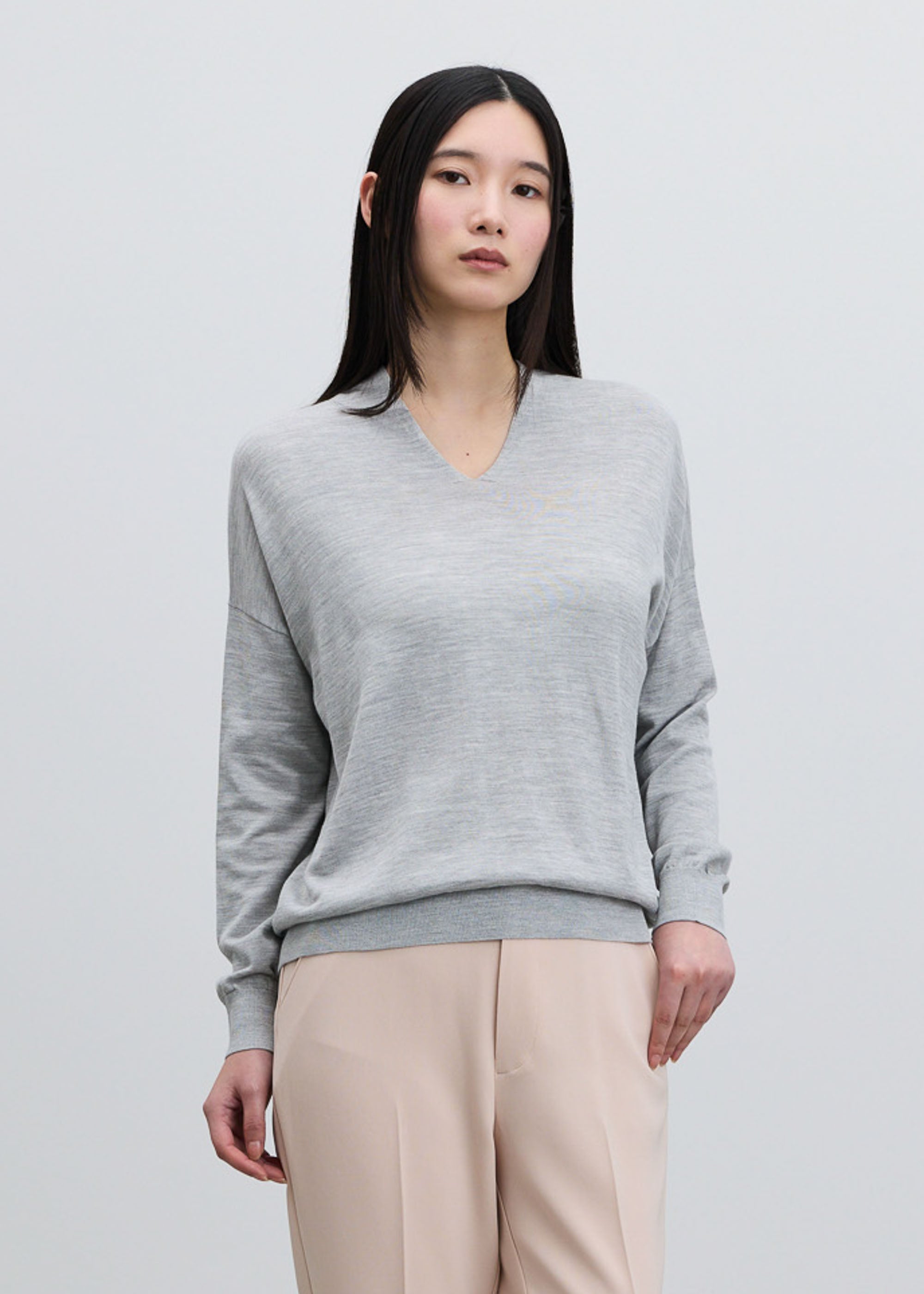 シルクコットンVネックニットプルオーバー - SOÉJU online store｜上質