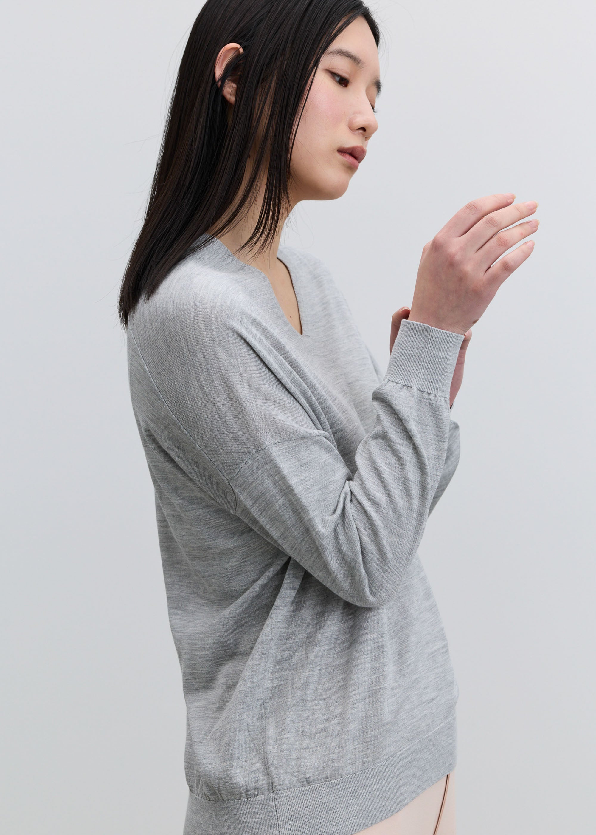 シルクコットンVネックニット