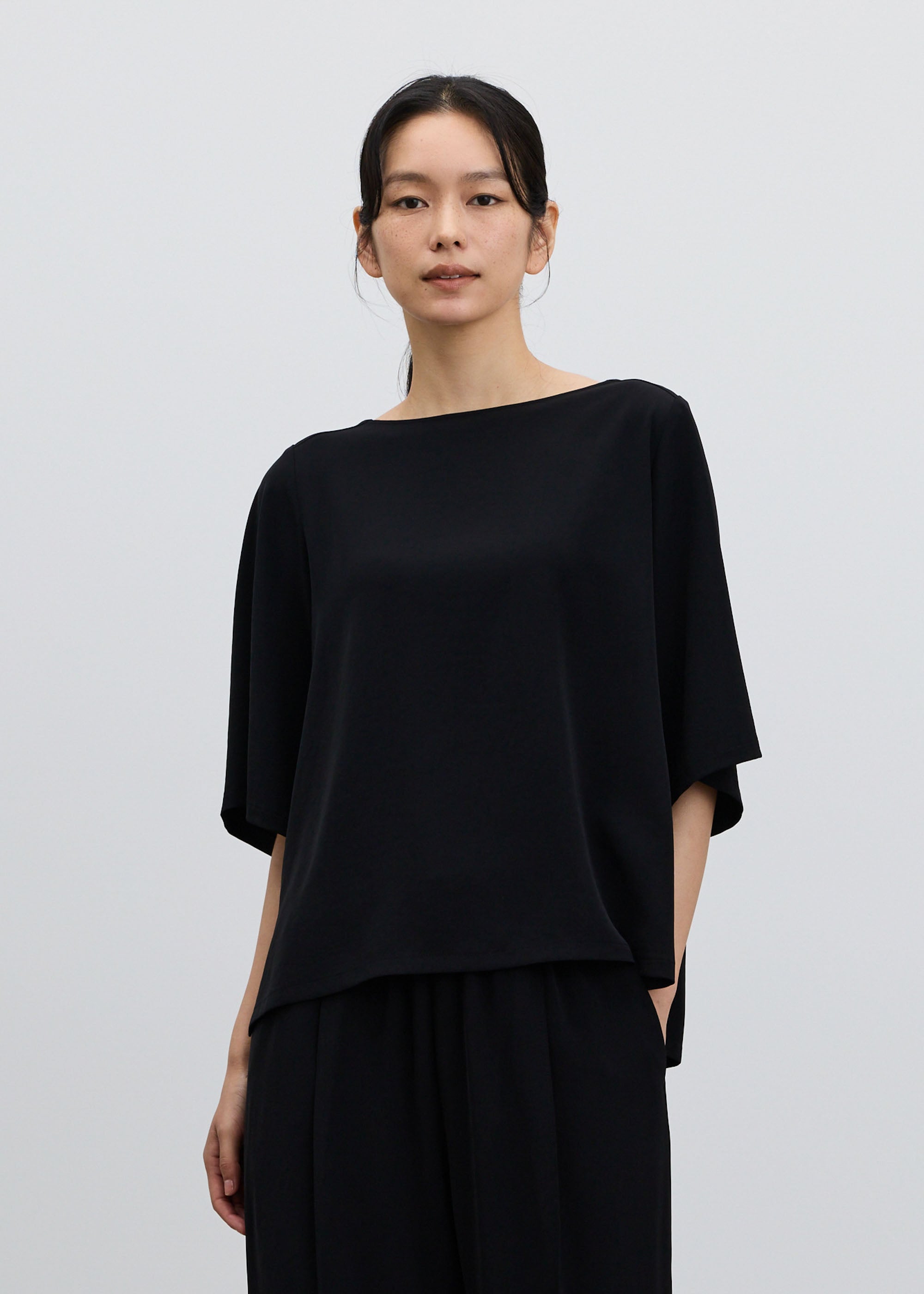 ヴィンテージサテンボートネックTブラウス