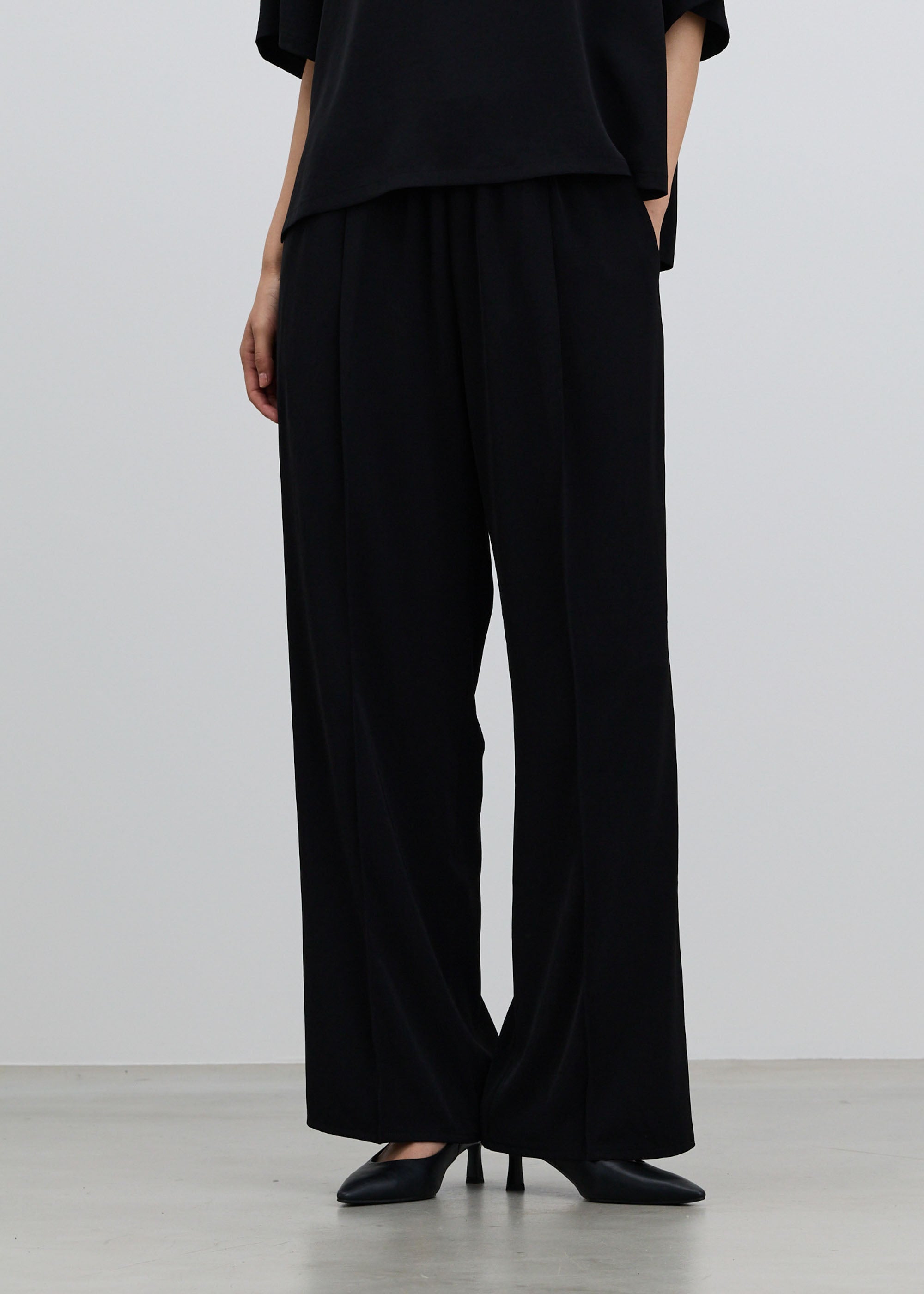 ヴィンテージサテンドロストワイドパンツ