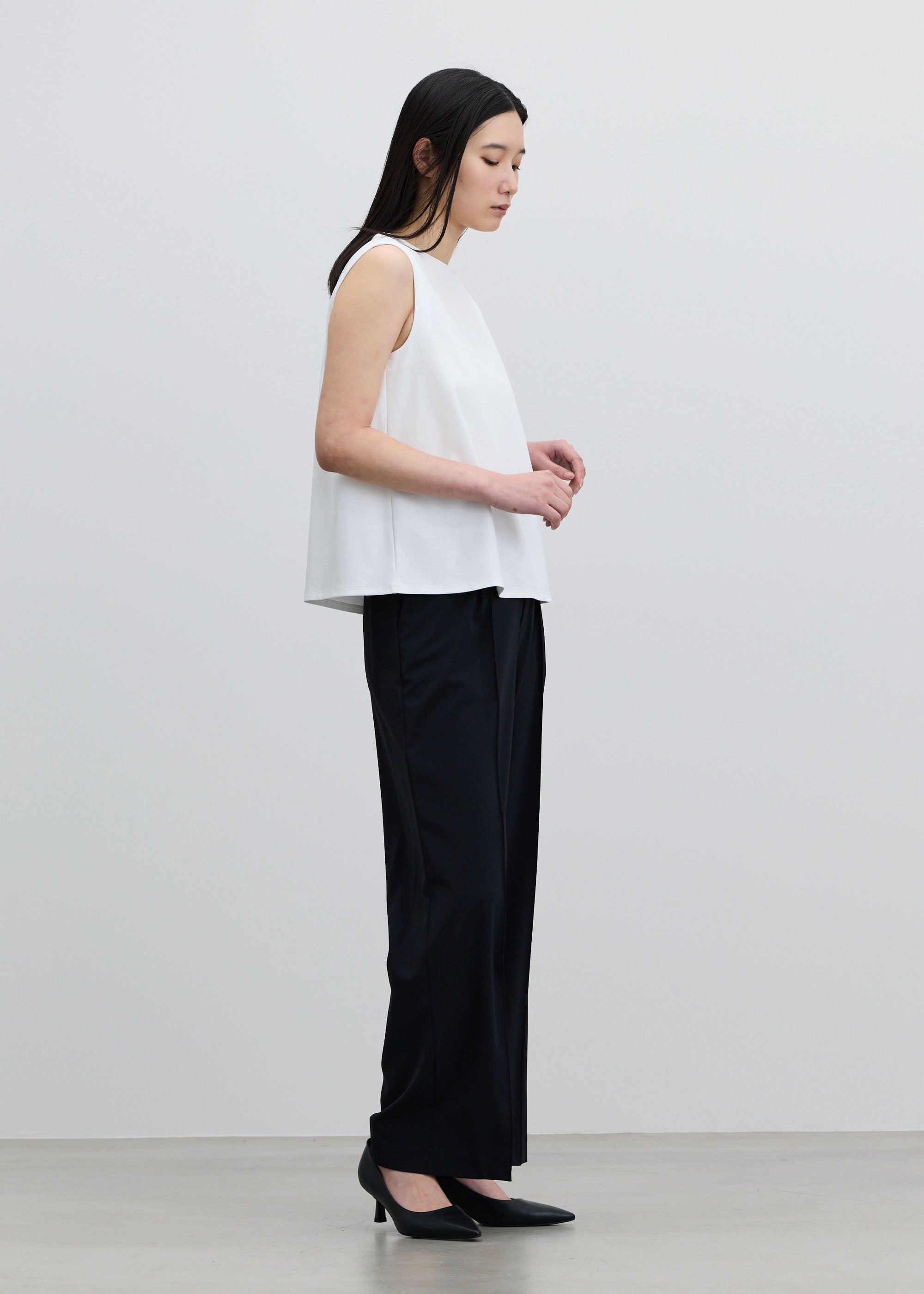 エアリーストレッチタックストレートパンツ - SOÉJU online store