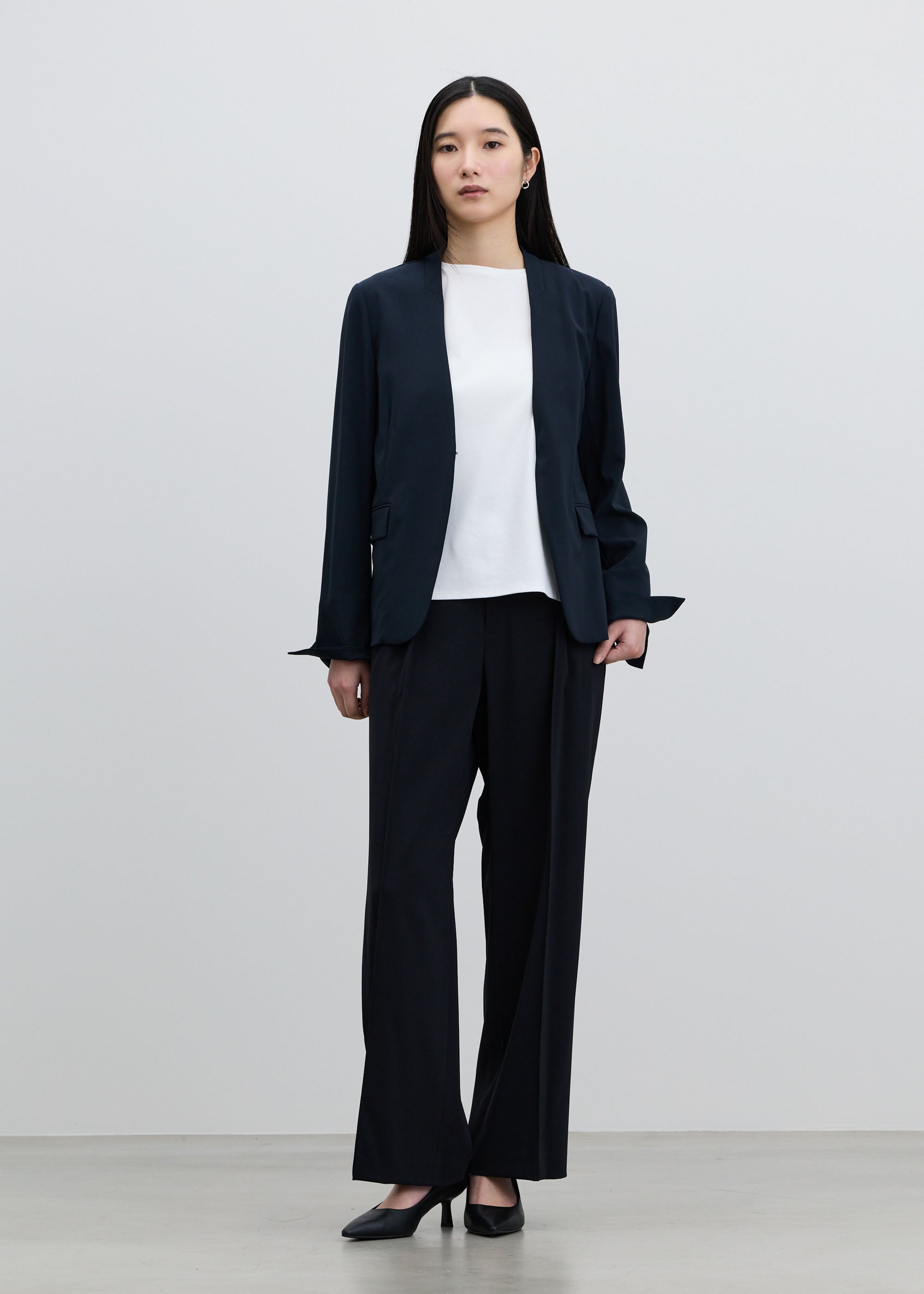美品 ソージュ 洗える タックパンツ ストレッチ ウエストゴム エアリーストレッチタックストレートパンツ - SOÉJU online store