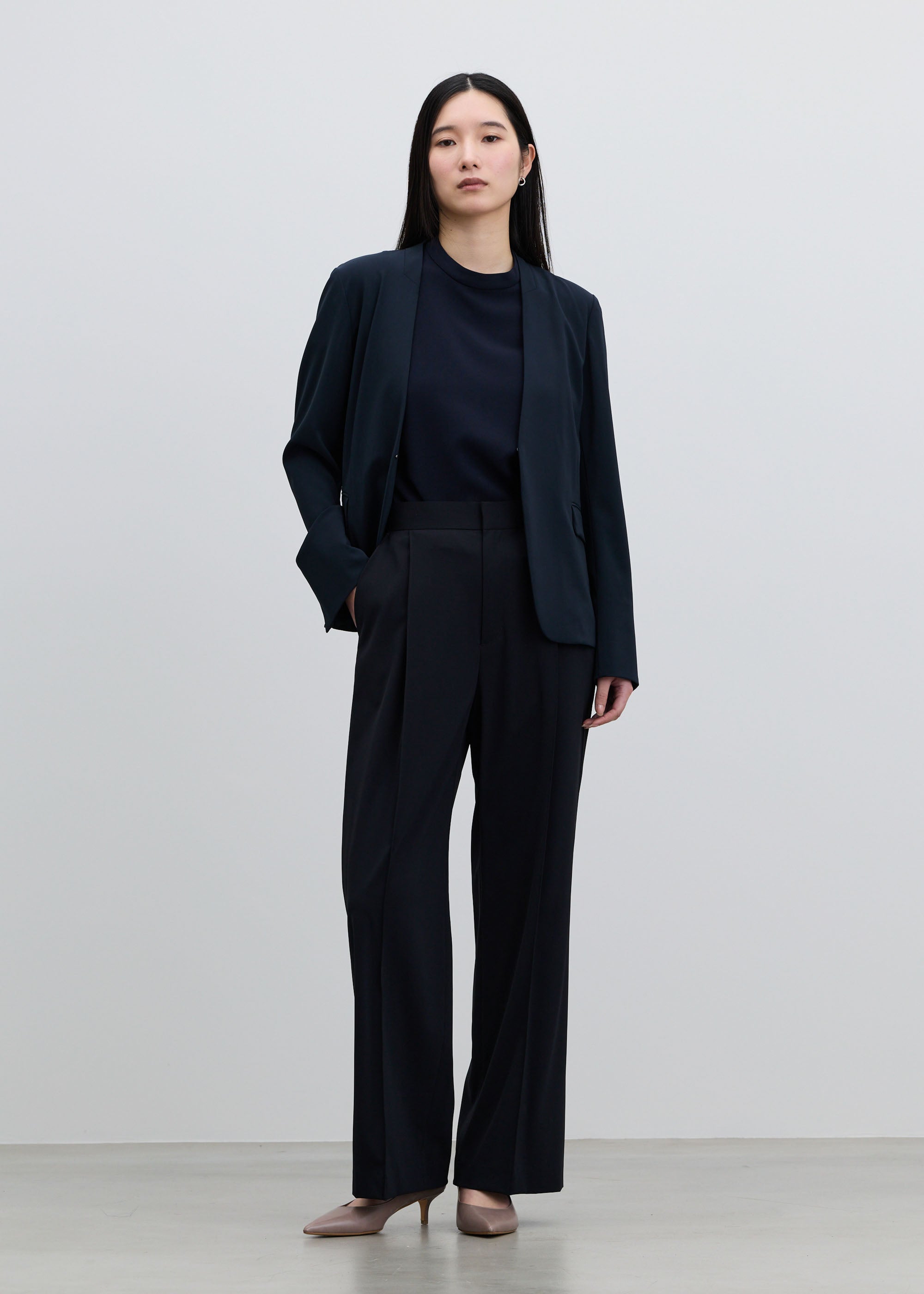 エアリーストレッチタックストレートパンツ - SOÉJU online store